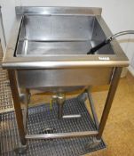 1 x Stainless Steel Wash Basin Unit on Castors Features Lift Out Sieve Bottom and Cut Off Drain