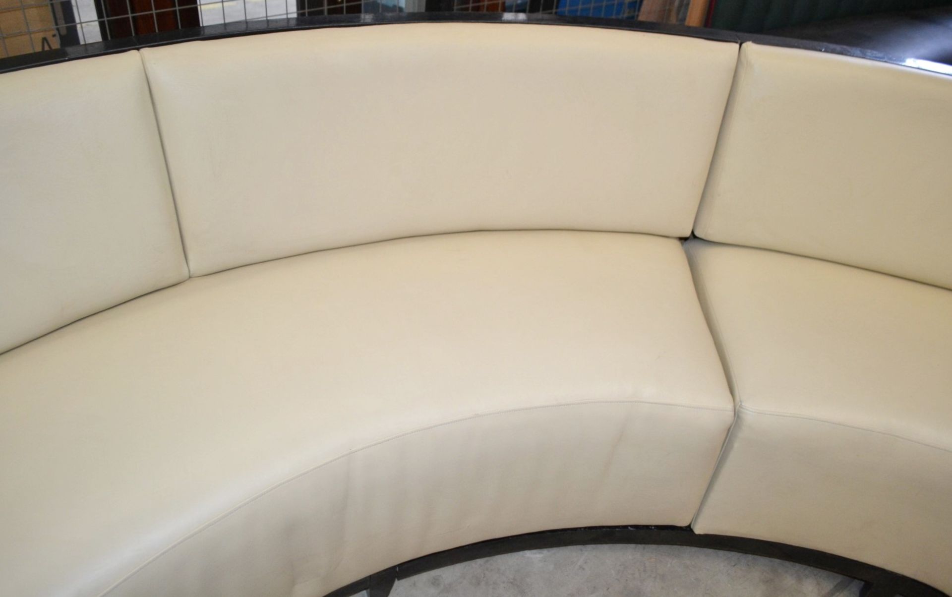 5 x Assorted Sections Of Curved Commercial Seating Upholstered In A Cream Faux Leather - Image 10 of 23