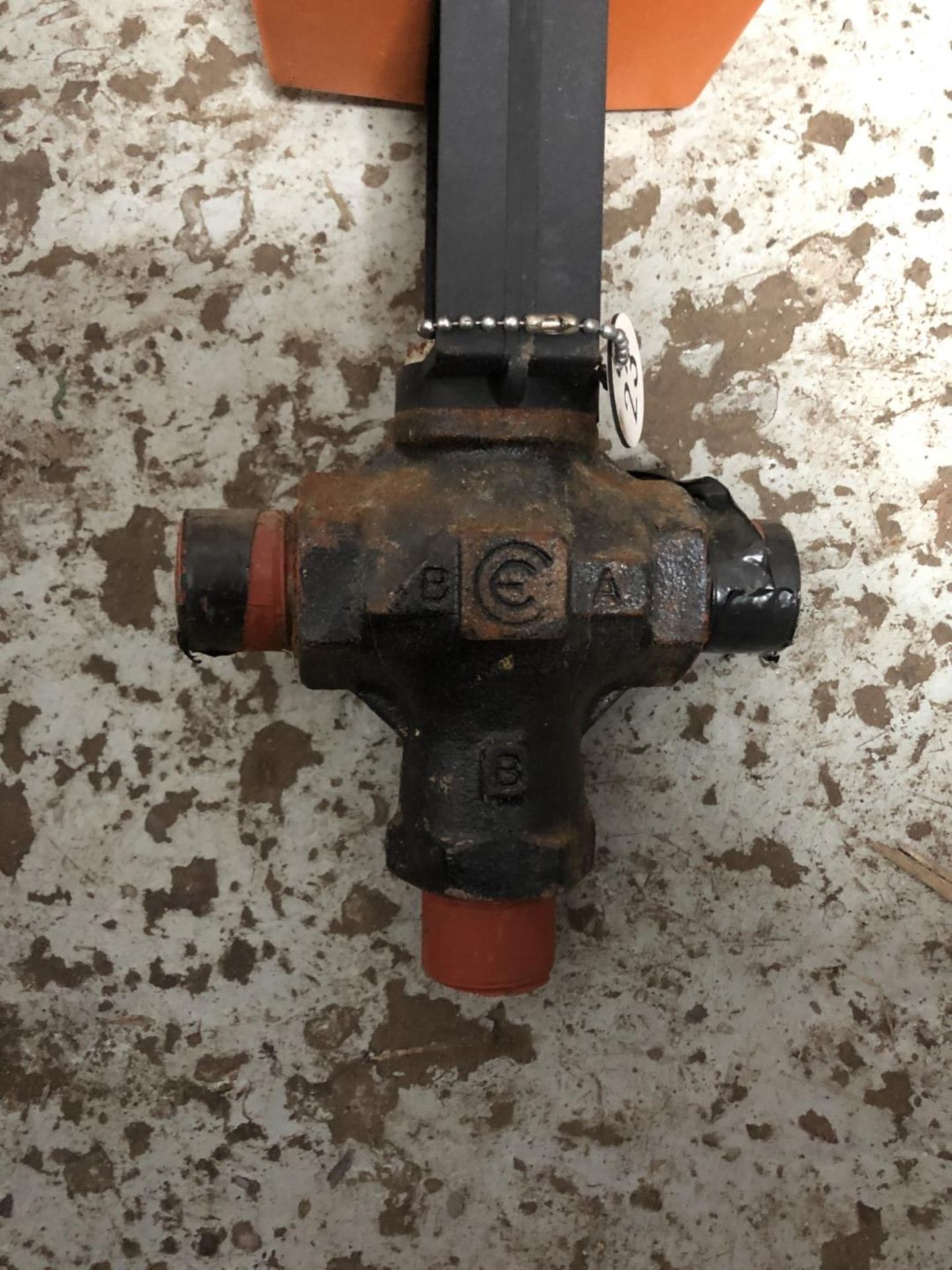 Lot Of Shut Off Valve And 2 x TREND Actuator - CL344 - NP004 - Location: Altrincham WA14 - Image 8 of 9