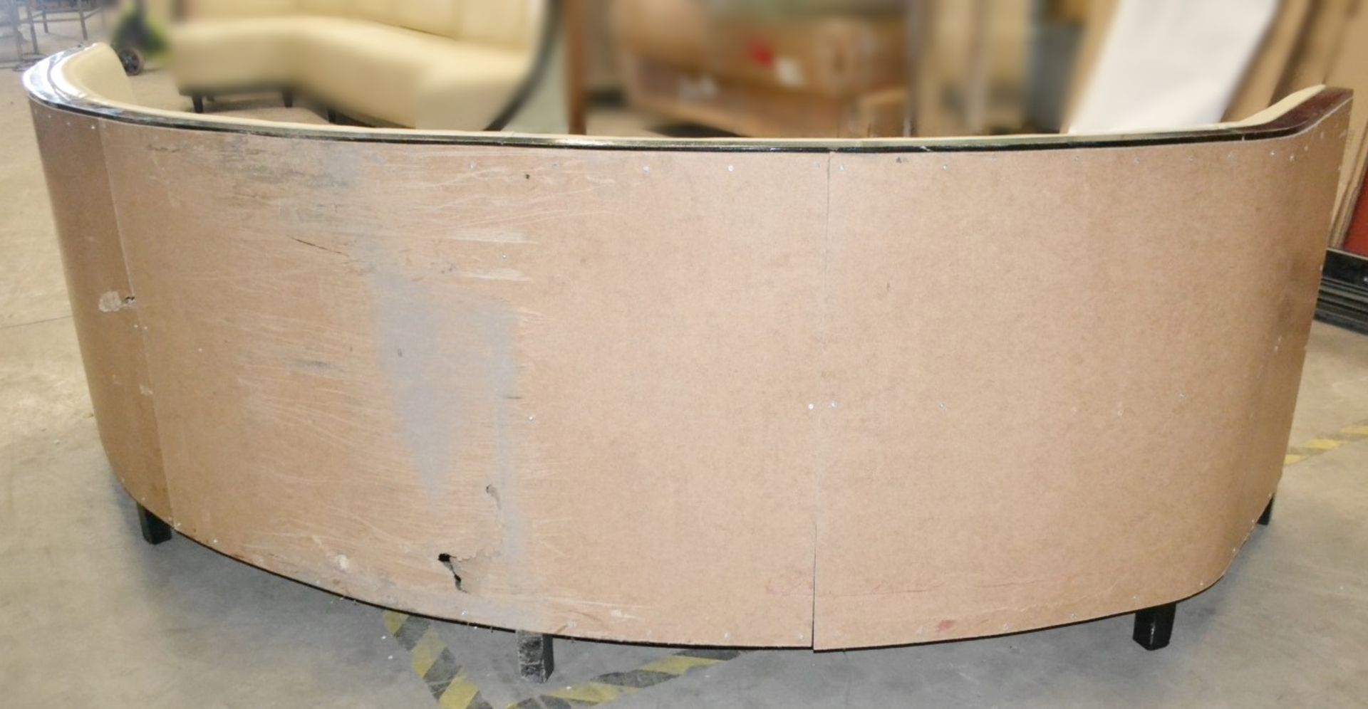 5 x Assorted Sections Of Curved Commercial Seating Upholstered In A Cream Faux Leather - Image 20 of 23