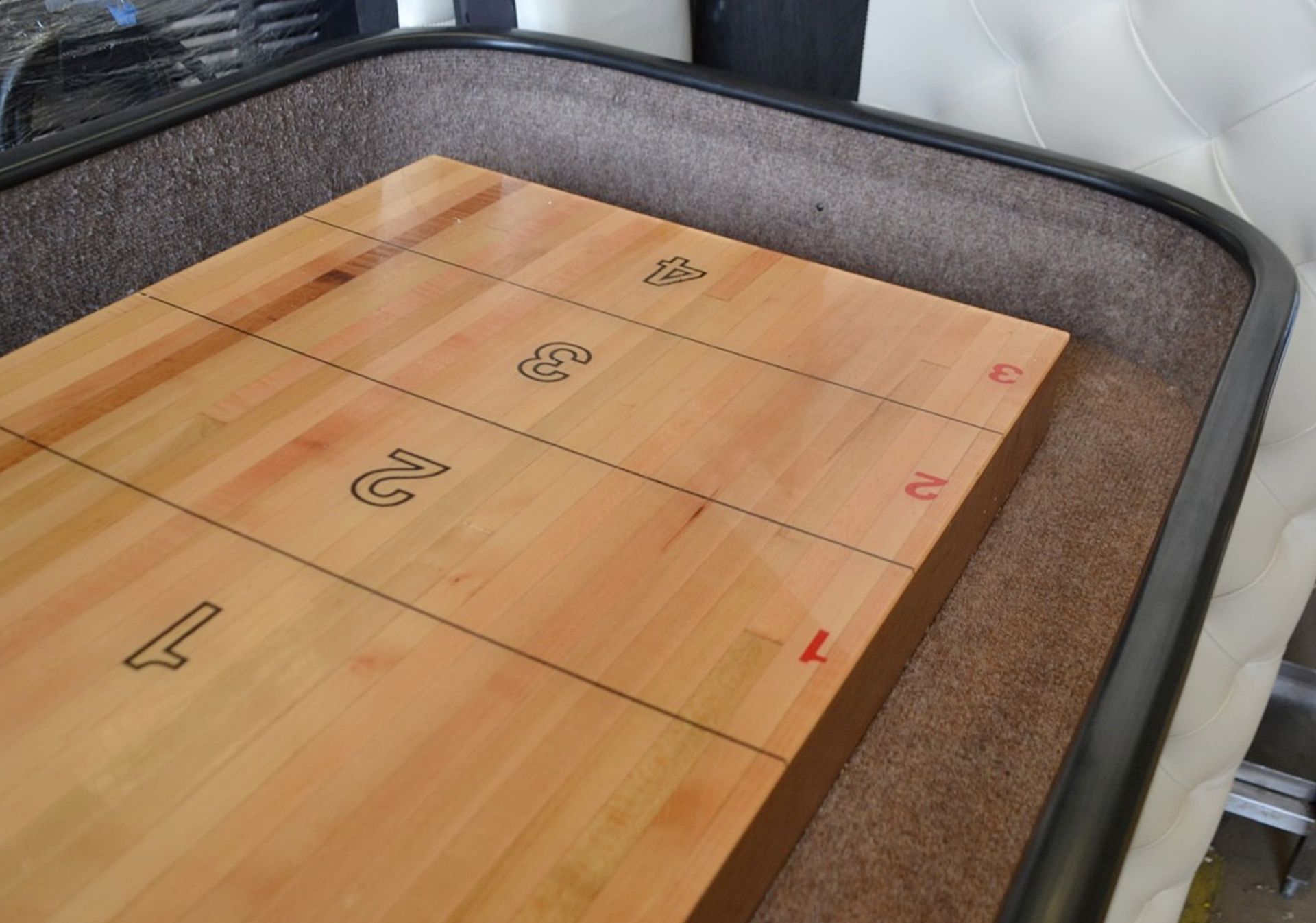 1 x 22-Foot 'Grand Champion Nordic Edition' Elite Shuffleboard Table With Electronic Scoreboard - Image 4 of 12