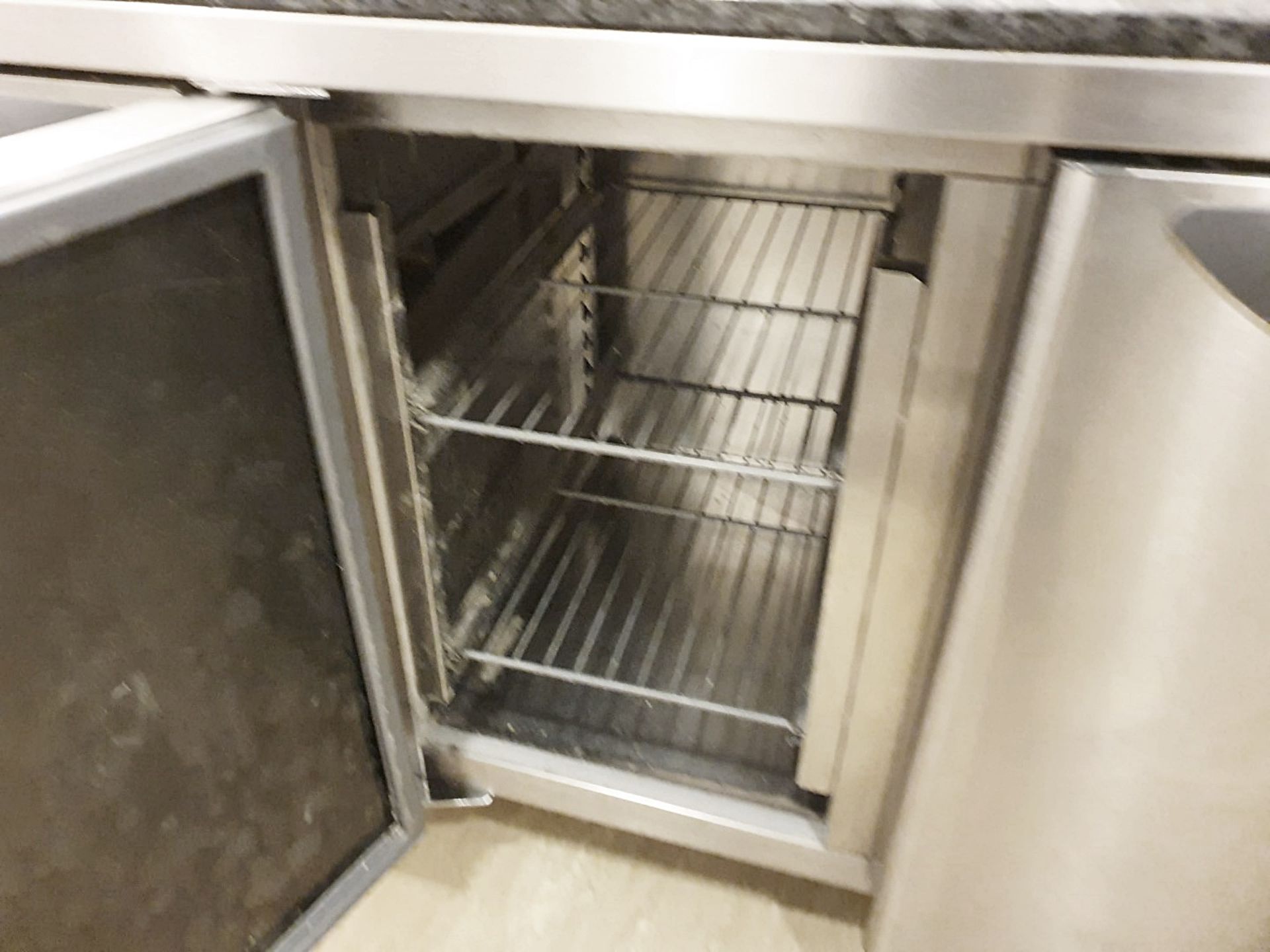 1 x Williams Three Door Counter Top Refrigerator With Stainless Steel Exterior and Marble - Image 6 of 6