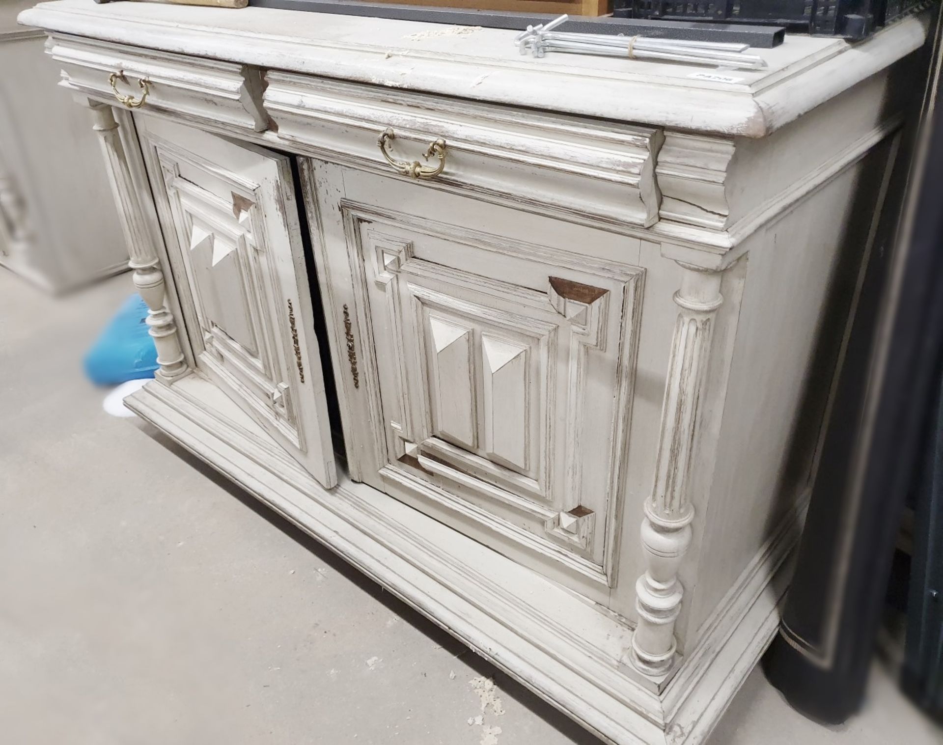 1 x Shabby Chic Dresser in Distressed White - H102/205 x W147 x D66 cms - Ref PA206 - CL463 - - Image 2 of 9