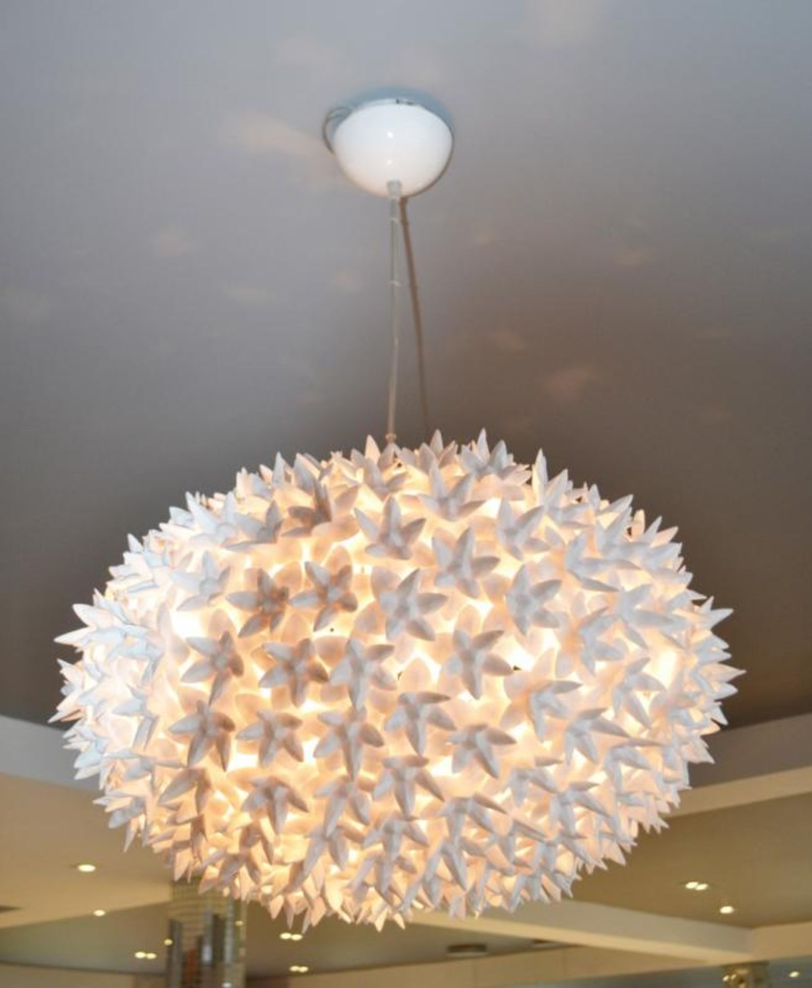 2 x White Pendant Lights With Floral Shapes Finished In White - CL439 - Location: Ilkey LS29 - Used - Image 3 of 4