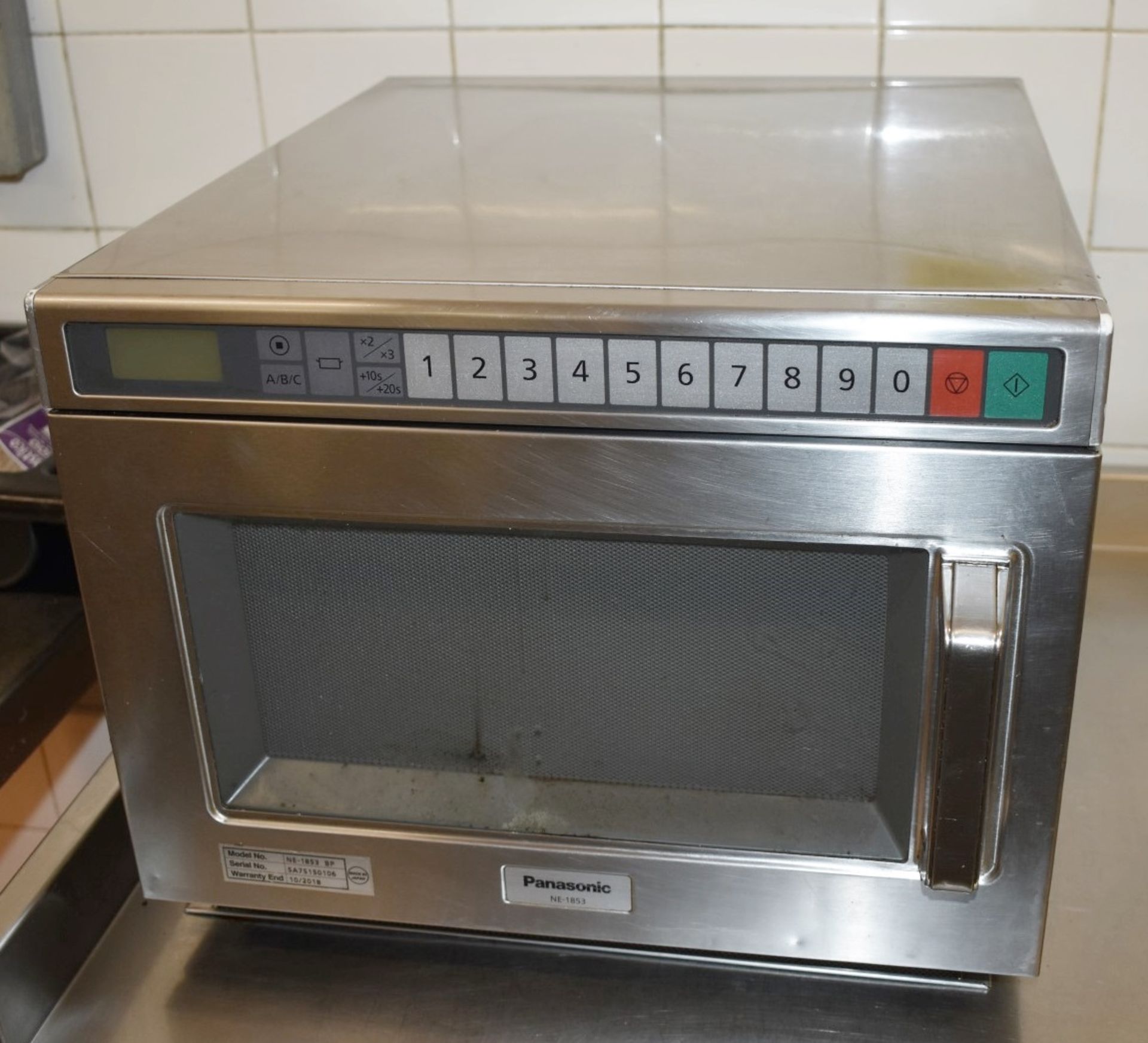 1 x Panasonic NE-1835 Commercial Microwave Oven With Stainless Steel Exterior - 240v - Ref C509 - CL - Image 4 of 4