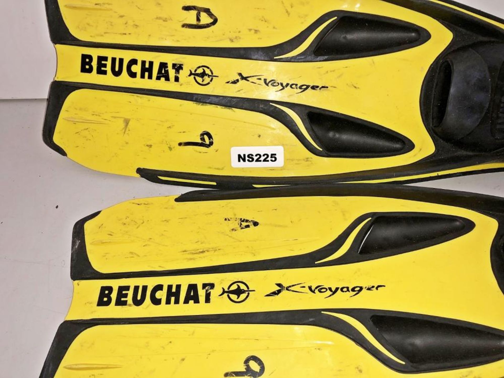 2 x Pairs Of Size 8-9 Diving Fins - Ref: NS169, NS170, NS225, NS226 - CL349 - Location: Altrincham W - Image 10 of 10