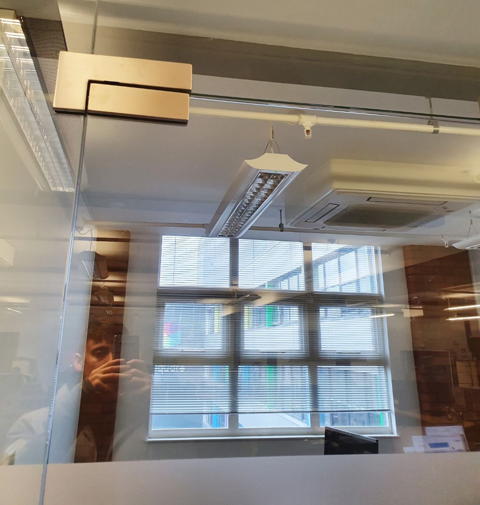 Lot of Office Glass Partition Panels - CL467 - Location: Manchester M12 - Image 8 of 11