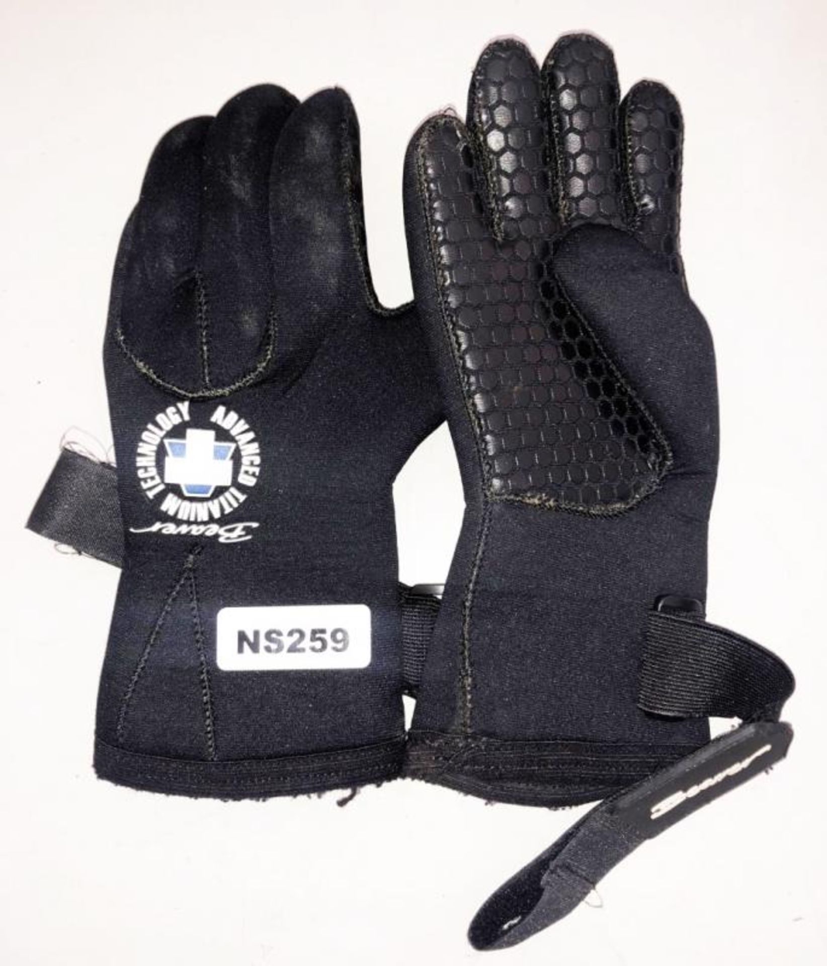 6 x Pairs Of Diving Gloves - CL349 - Location: Altrincham WA14 - Image 6 of 7