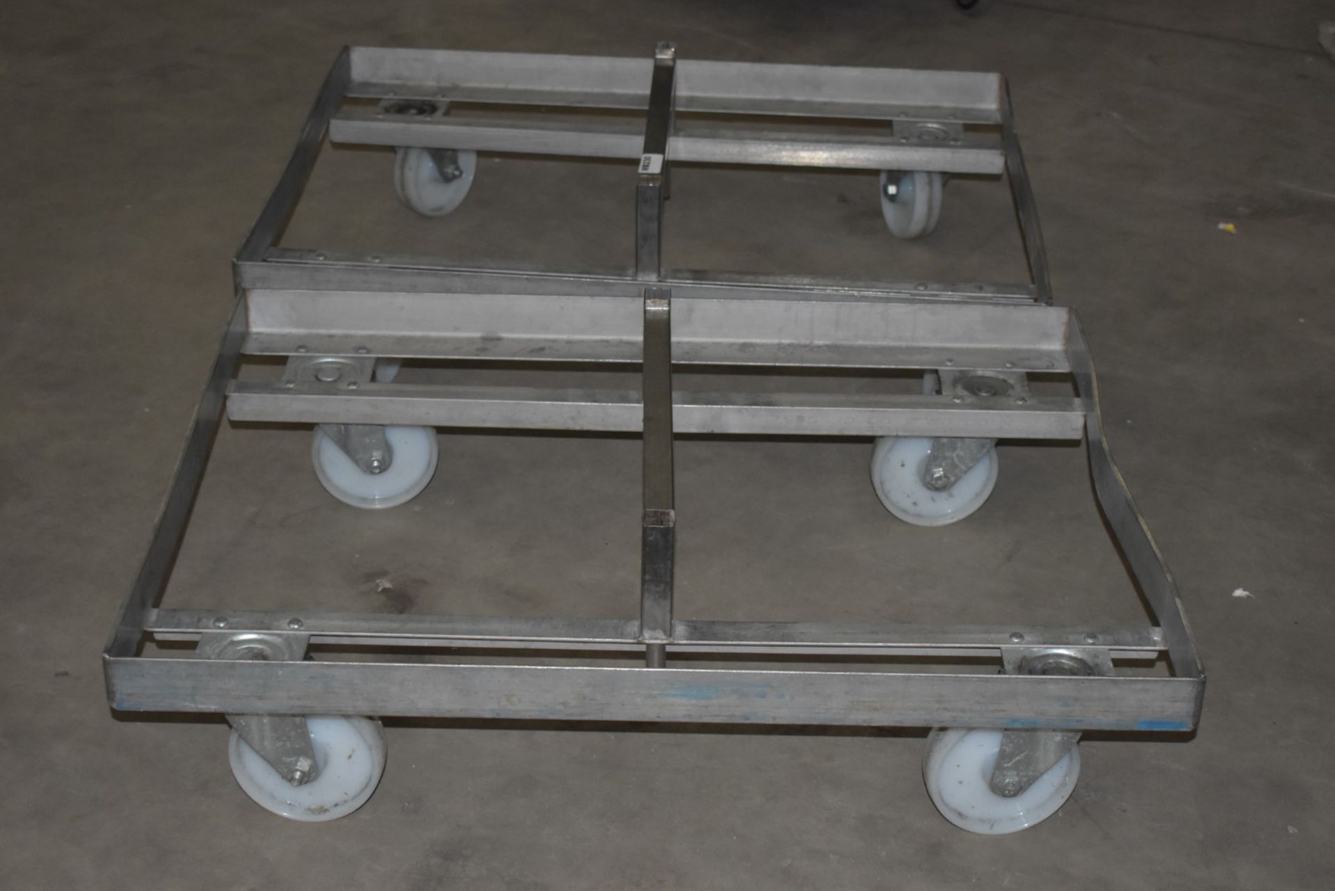 1 x Bakers Bread Tray Trolleys With Heady Duty Castor Wheels - CL453 - Ref MB230 - Location: - Image 2 of 6