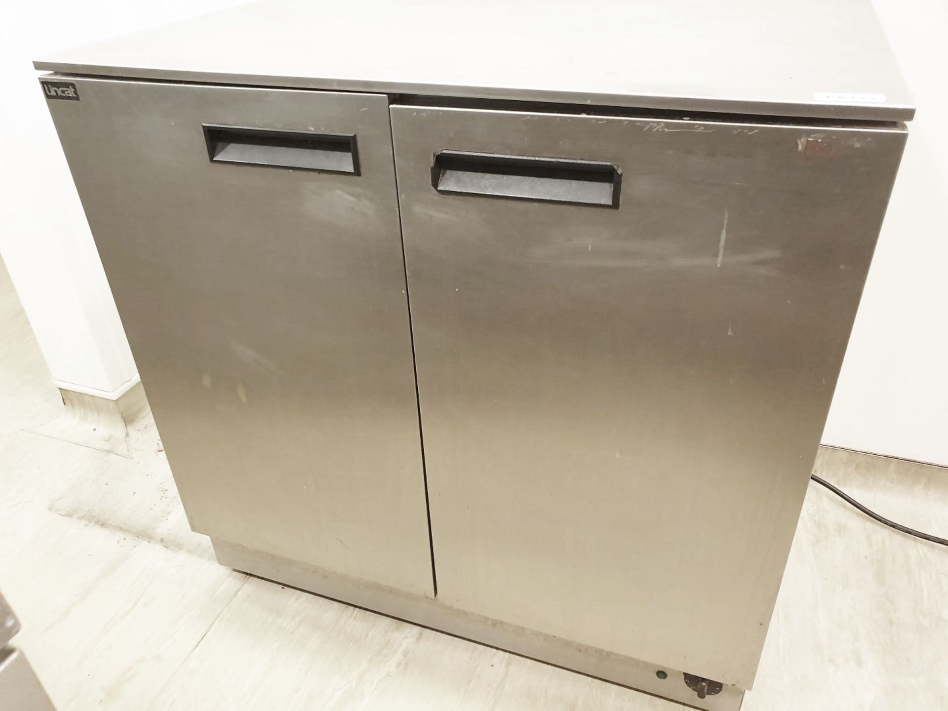 1 x Lincat Plate Warming Cupboard With Stainless Steel Exterior - H90 x W90 x D60 cms - Ref - Image 3 of 4