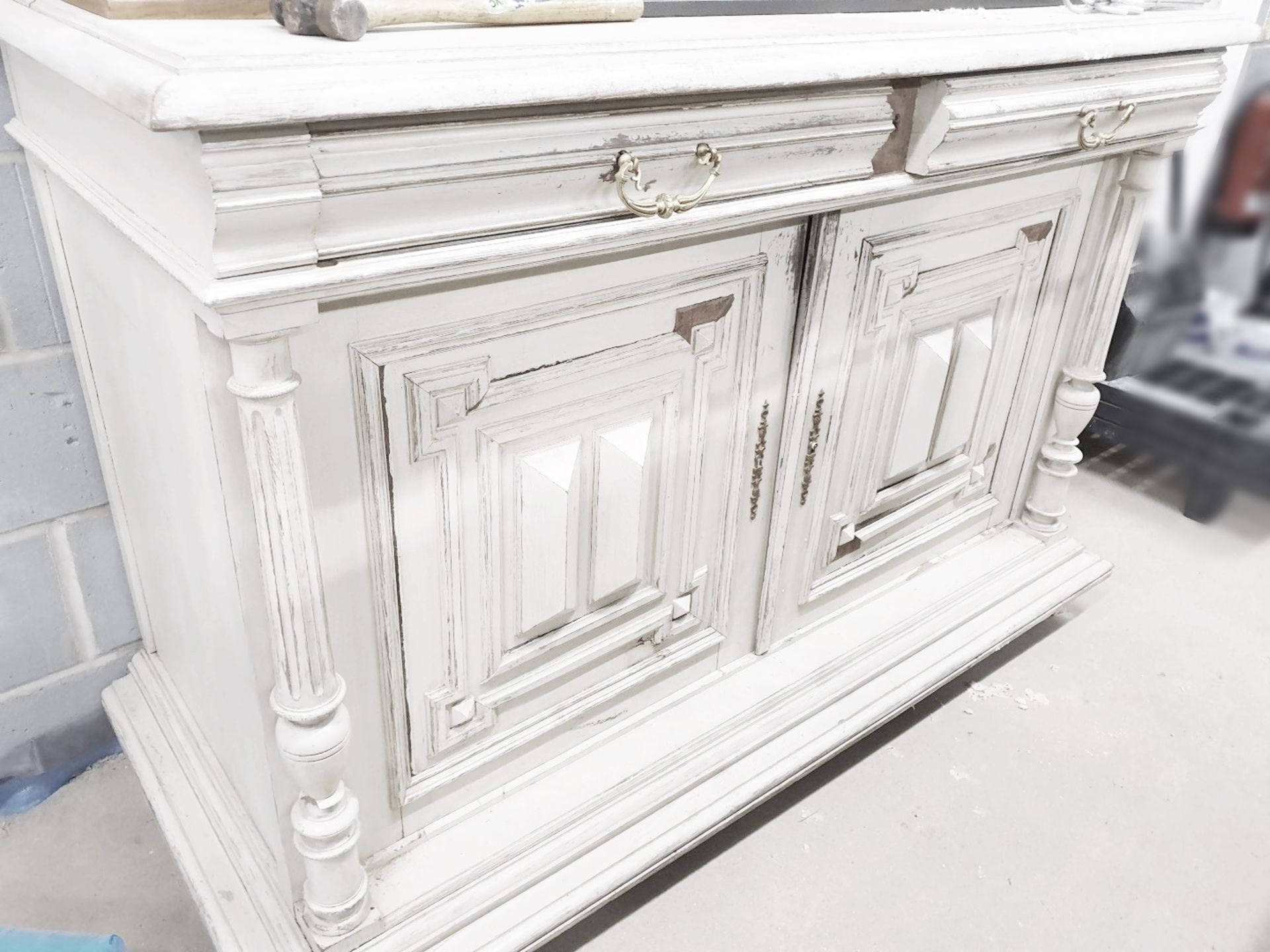 1 x Shabby Chic Dresser in Distressed White - H102/205 x W147 x D66 cms - Ref PA206 - CL463 -