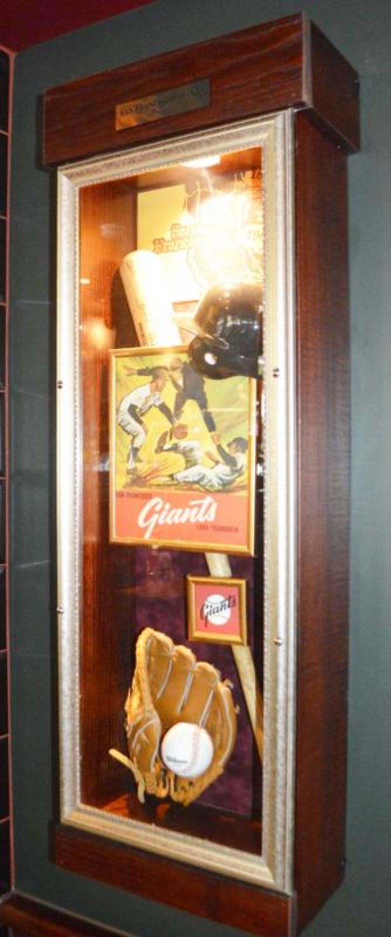 1 x Americana Wall Mounted Illuminated Display Case - SAN FRANCISCO GIANTS BASEBALL - Includes - Image 6 of 6