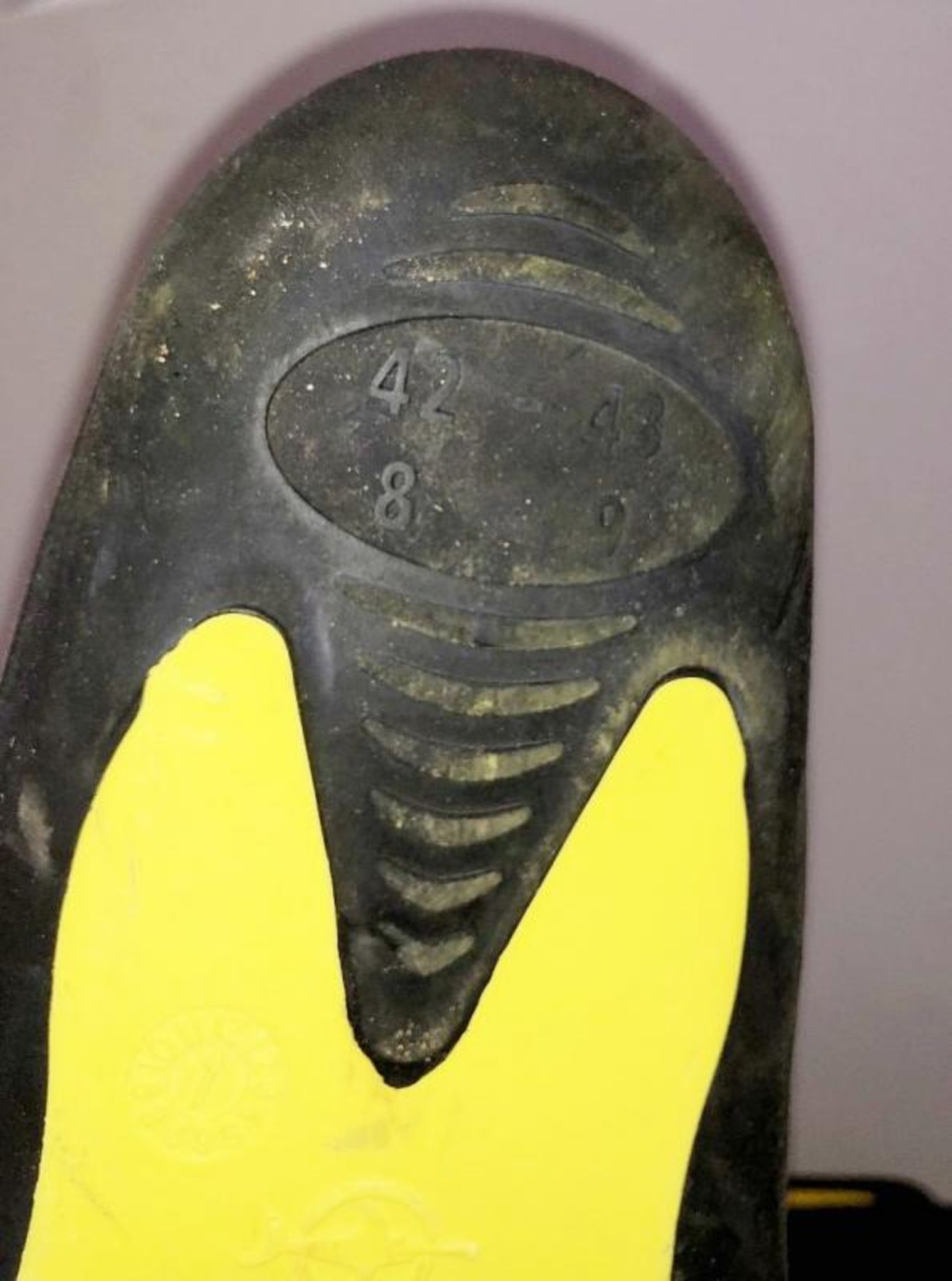 2 x Pairs Of Size 8-9 Diving Fins - Ref: NS169, NS170, NS225, NS226 - CL349 - Location: Altrincham W - Image 7 of 10