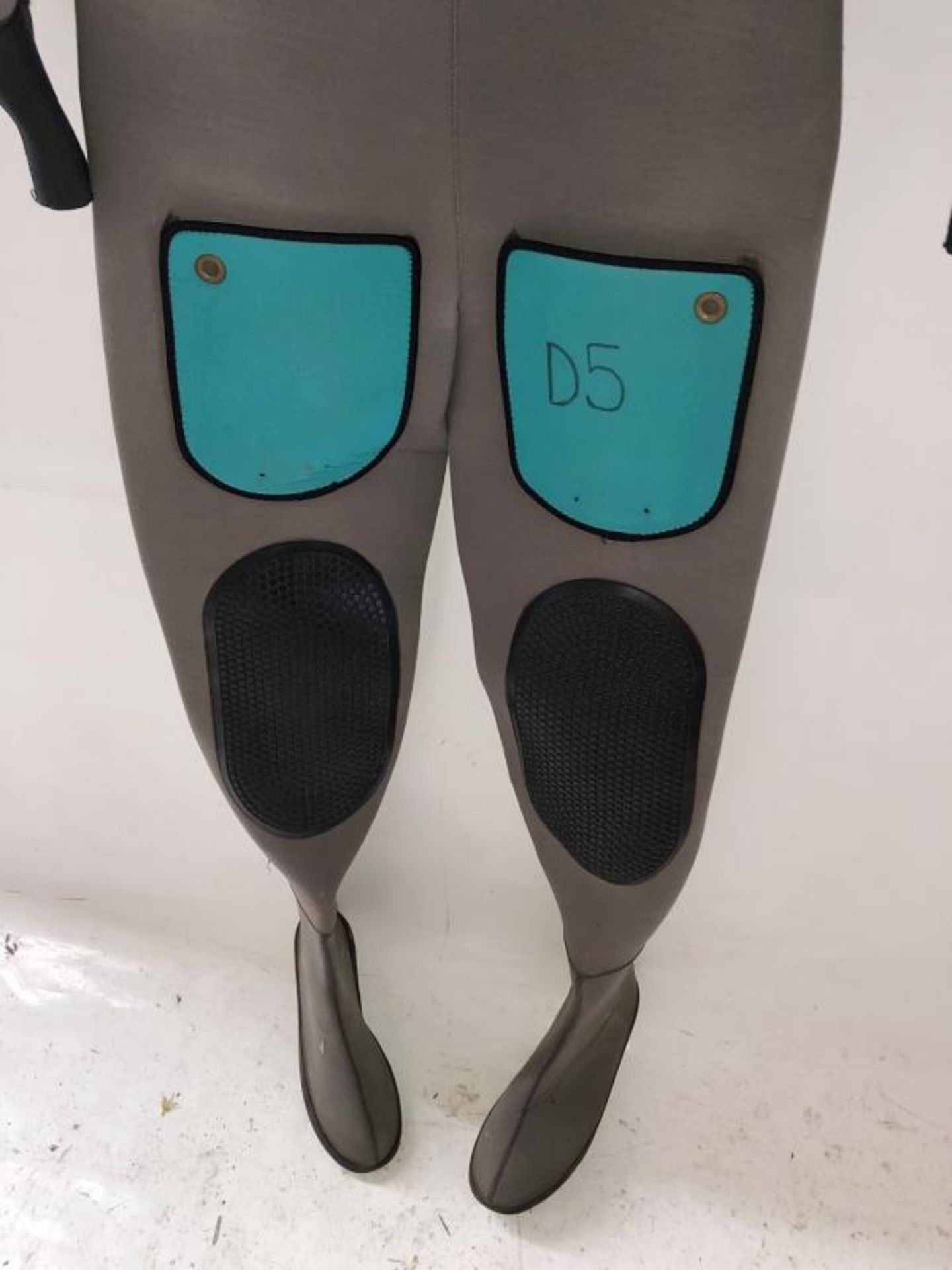 1 x Full Grey and Turquoise Wetsuit - Ref: NS361 - CL349 - Location: Altrincham WA14 - Image 2 of 8