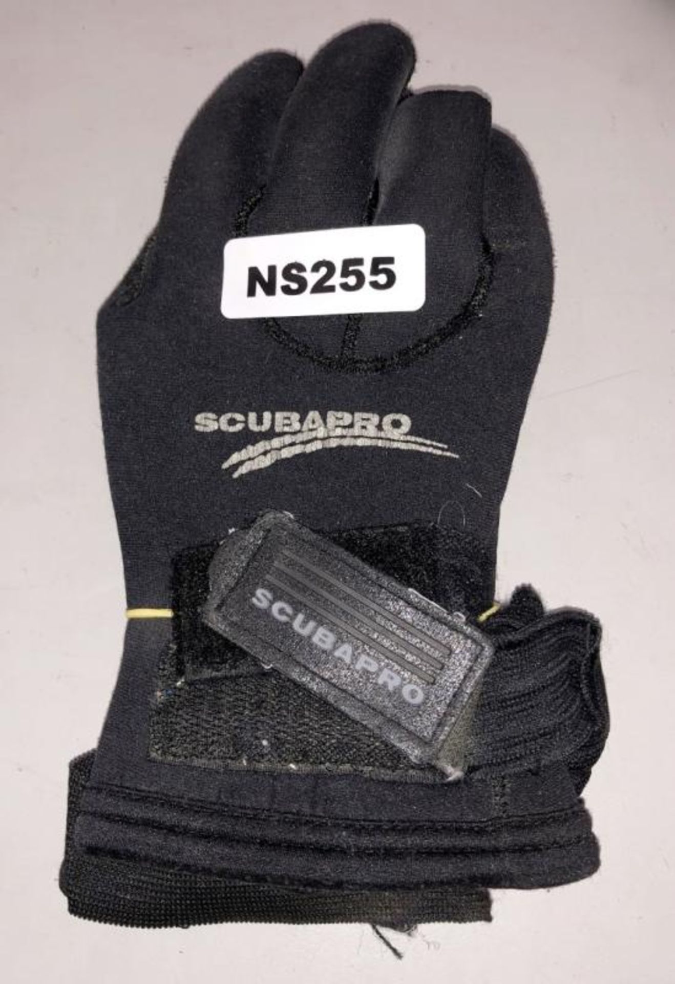 6 x Pairs Of Diving Gloves - CL349 - Location: Altrincham WA14 - Image 3 of 7