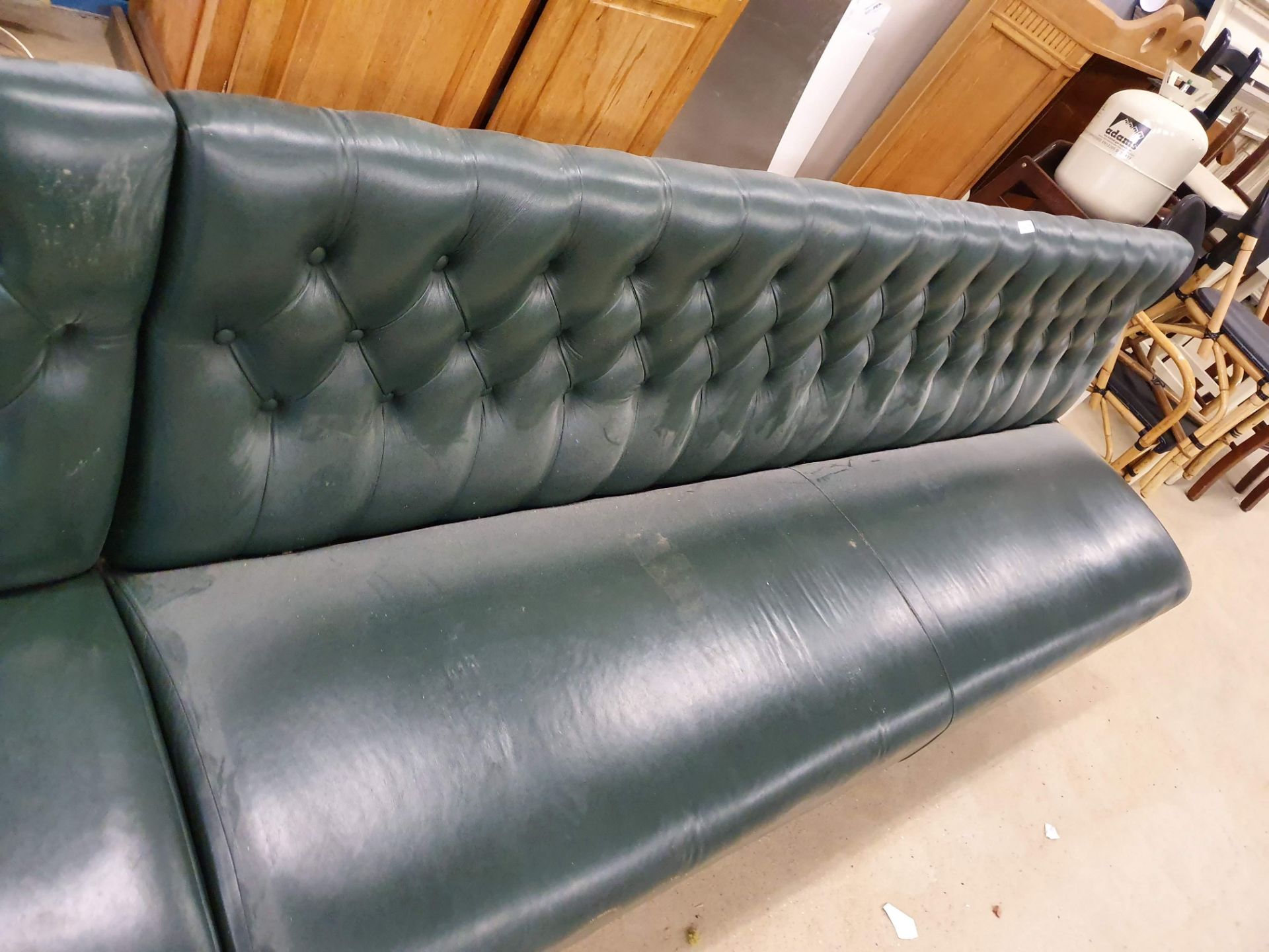 1 x Restaurant Seating Bench Upholstery in Green With Studded Back and Oak Turned Legs - H91 - Image 8 of 10