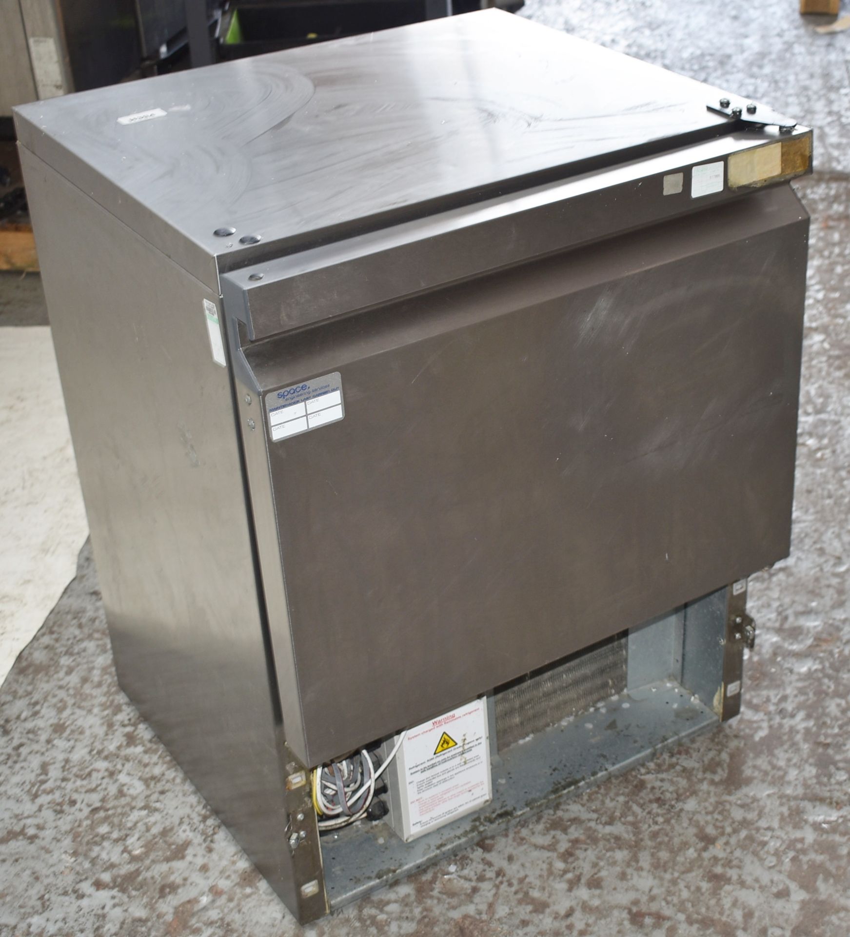 1 x Williams GreenLogic H5UC R290 R1 Single Door Stainless Steel Undercounter Fridge - H82.5 x W65 x - Image 3 of 6