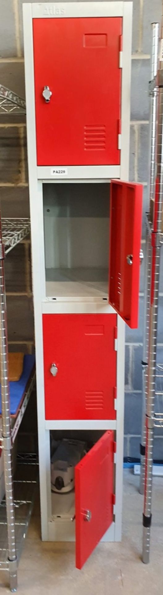 1 x Set of Staff Lockers - Ref PA229 - CL463 - Location: Newbury RG29