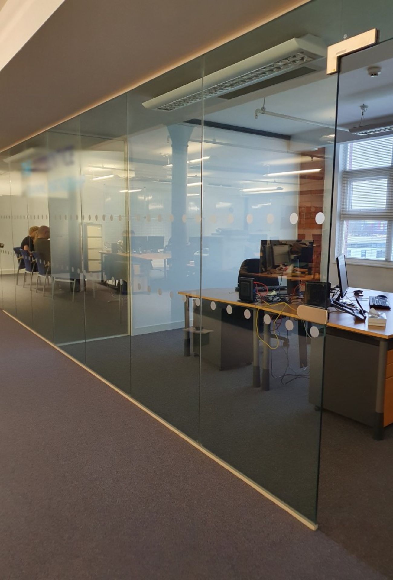 Lot of Office Glass Partition Panels - CL467 - Location: Manchester M12 - Image 4 of 11