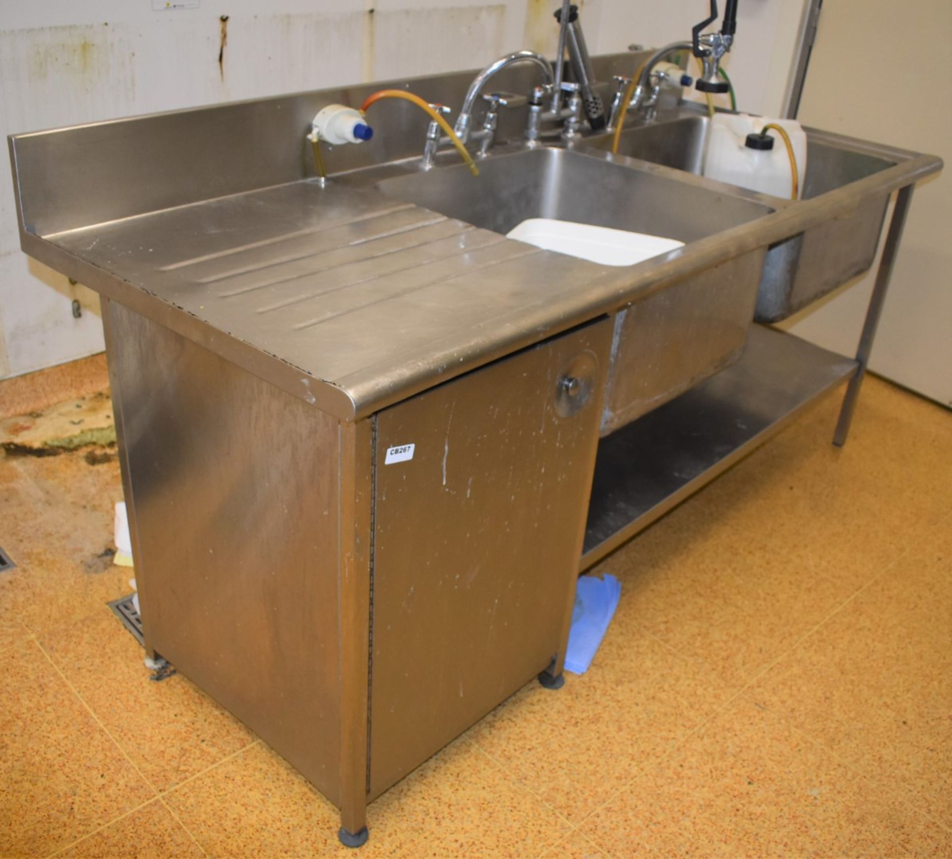 1 x Stainless Steel Twin Sink Basin With Two Large Sink Basins, Drainer, Cupboard, Undershelf, - Image 2 of 7