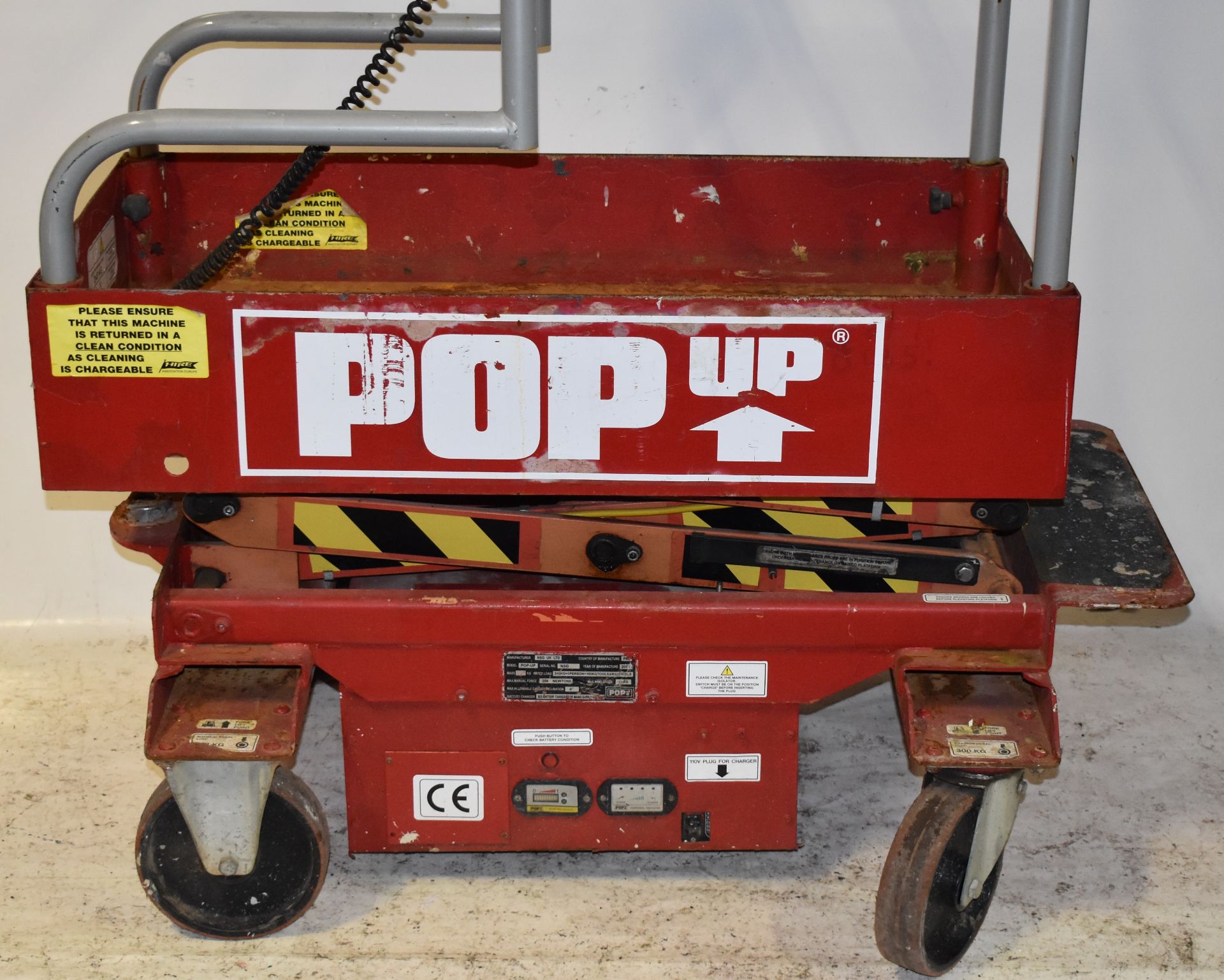 1 x Mobile Pop-Up Scissor Lift - Weight Capacity 300kg - Platform Base Max Height 161 cms - Tested - Image 7 of 9