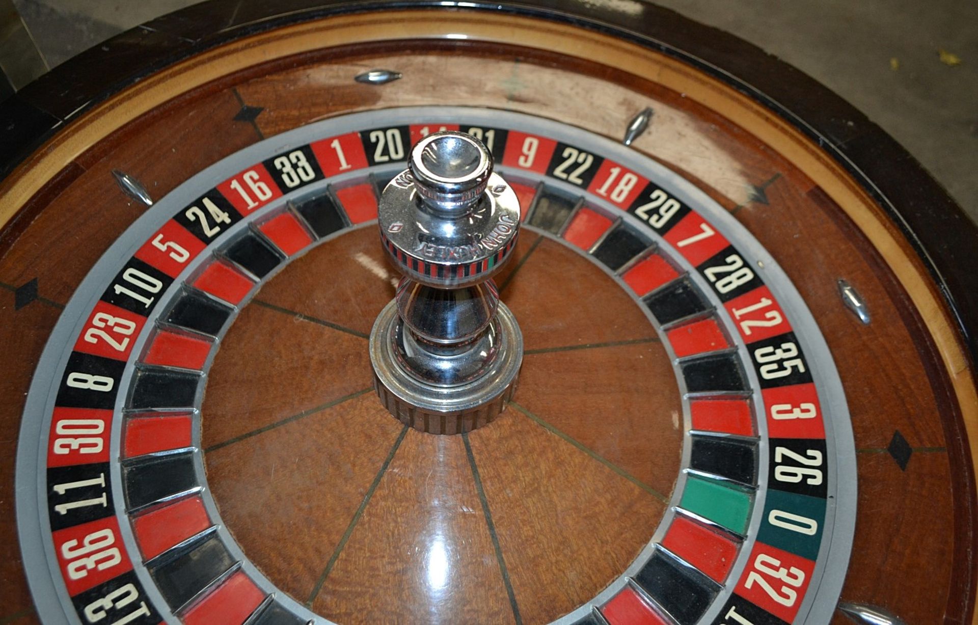 1 x JOHN HUXLEY OF LONDON 'Saturn' 32" Casino Roulette Wheel - Dimensions: Height 34, Diameter 81cm - Image 3 of 3