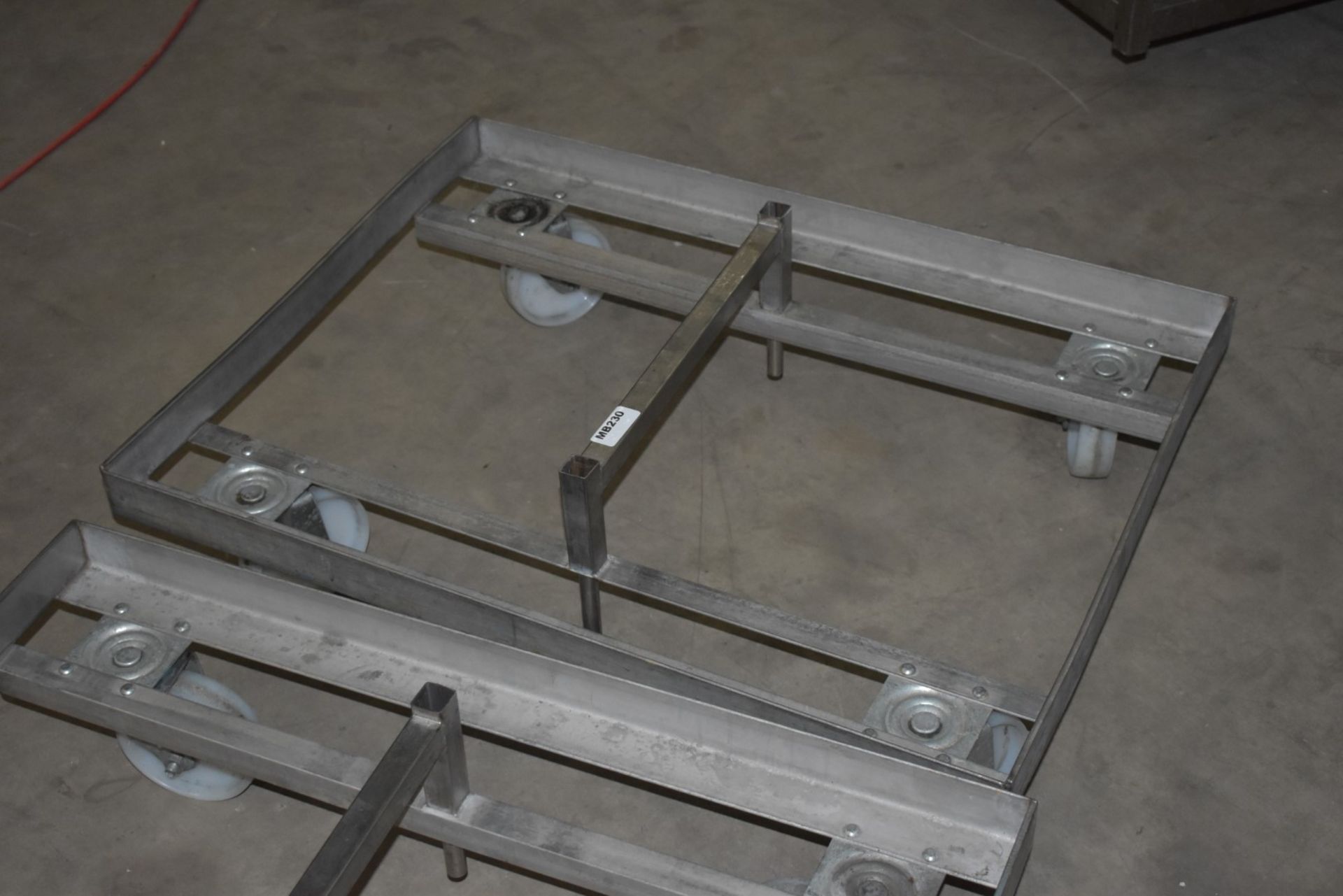 1 x Bakers Bread Tray Trolleys With Heady Duty Castor Wheels - CL453 - Ref MB230 - Location: - Image 3 of 6