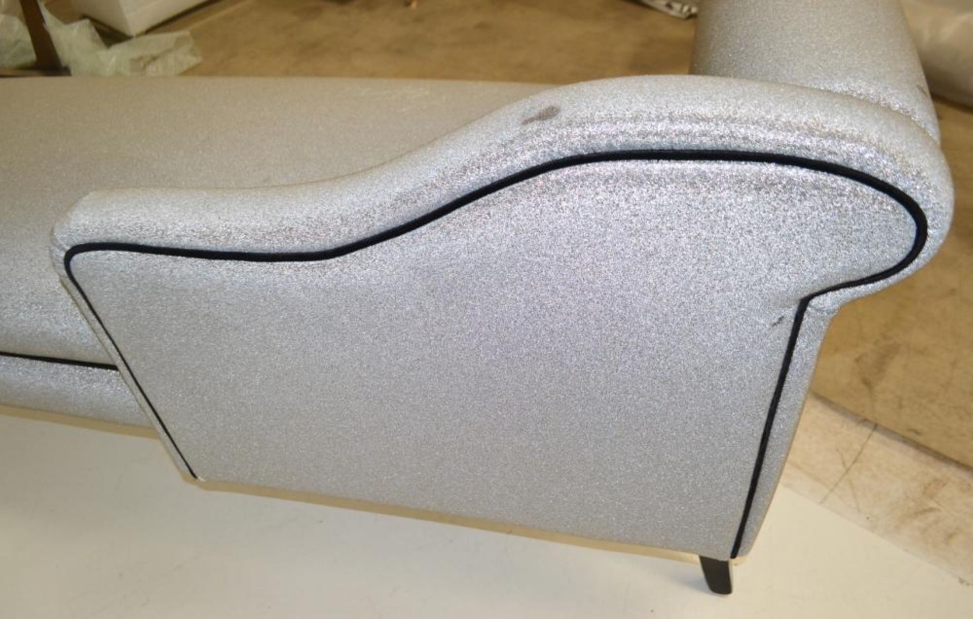 1 x Chaise Lounge Chair Finished In Silver Glitter - Ref: BLT376 - CL380 - NO VAT ON THE HAMMER - - Image 4 of 8