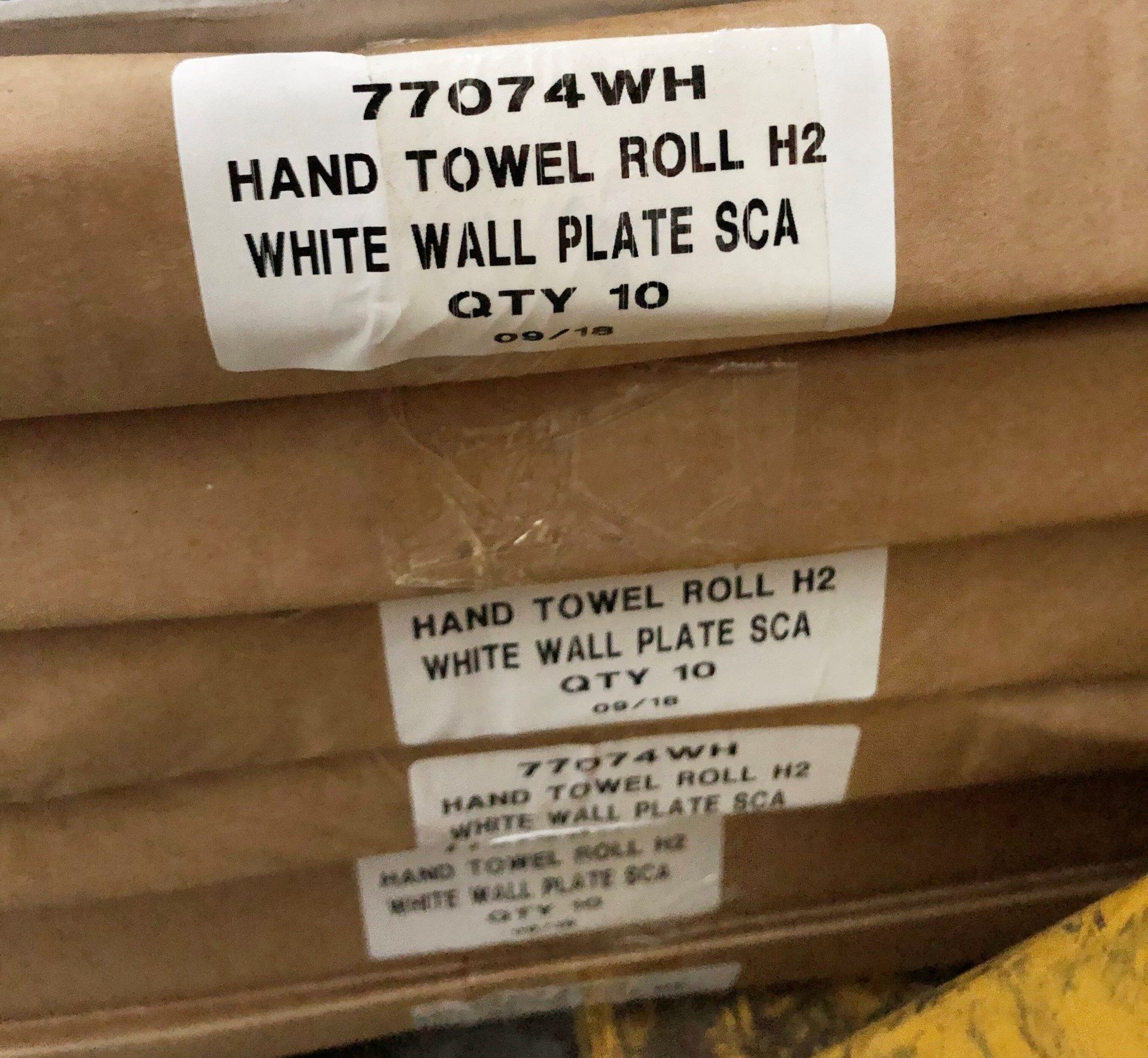 7 x 10 lots of Hand Towel Roll H2 White Wall Plate - Ref: 77074WH - Location: Altrincham WA14