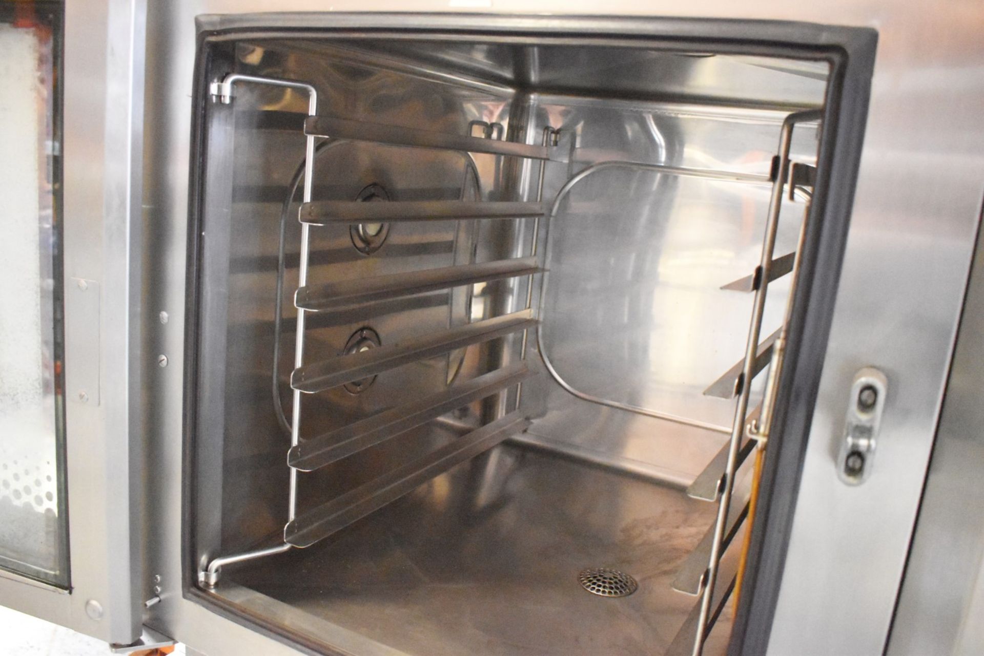 1 x Leventi Combimat Mastermind Steamer Oven - 6 Grid - 3 Phase - Includes Mobile Pedestal Base With - Image 8 of 14