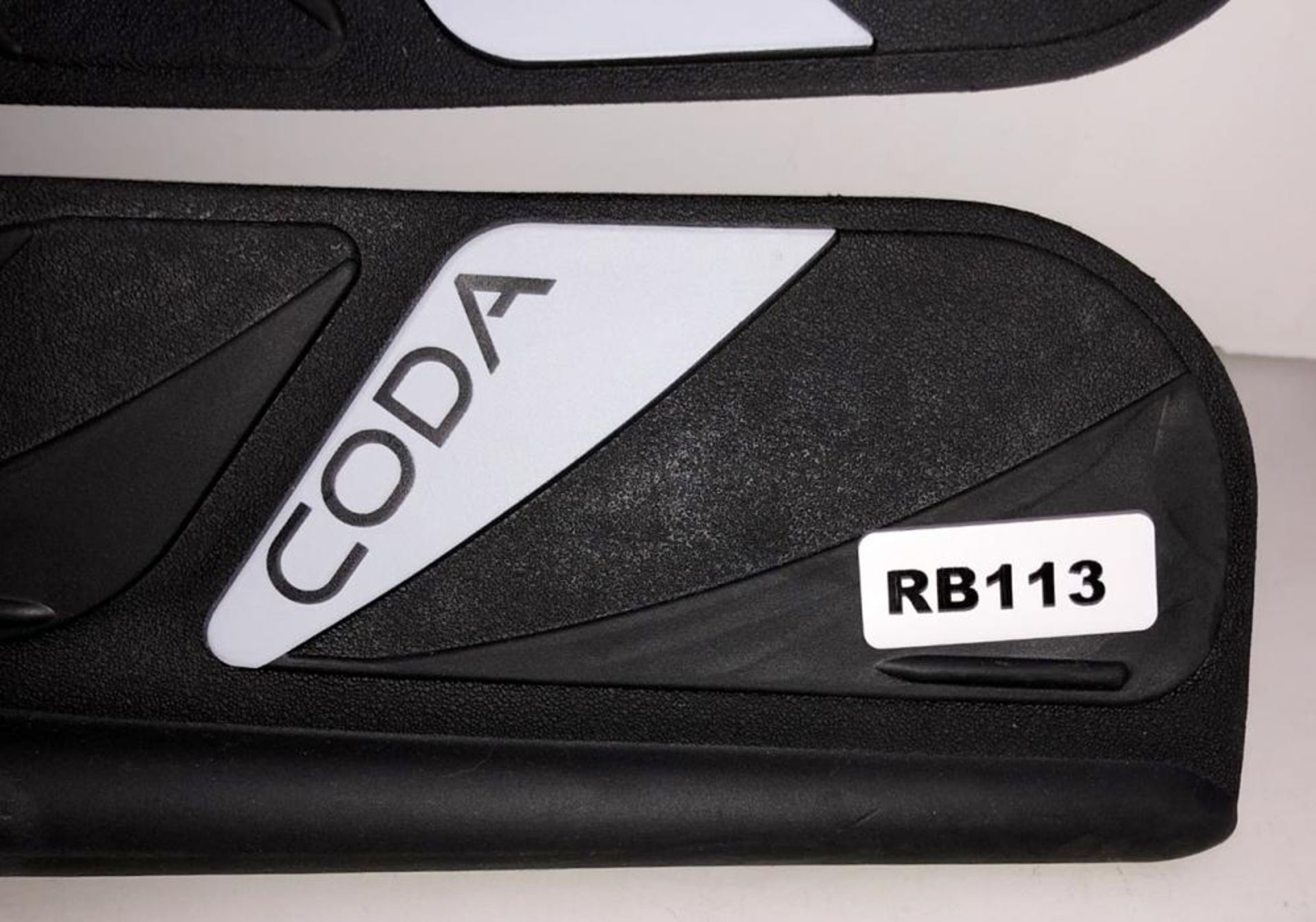 A Pair Of New XL Coda Dual Diving Fins - Ref: RB112, RB113 - CL349 - Location: Altrincham WA14 - RRP - Image 7 of 8