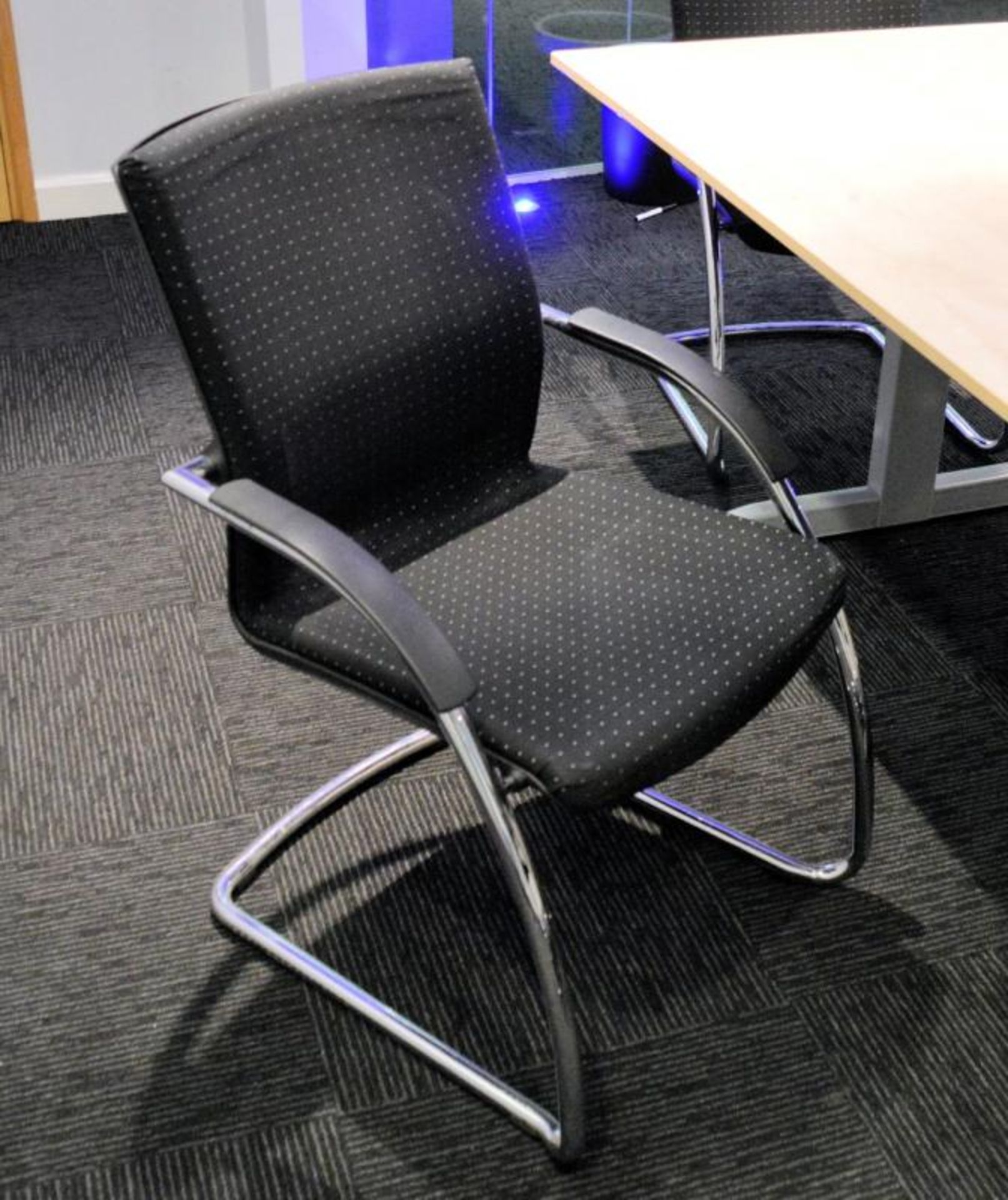 8 x Stackable Boardroom Meeting Chairs in Black With Chrome Stands and Arm Rests - Contemporary - Image 2 of 7
