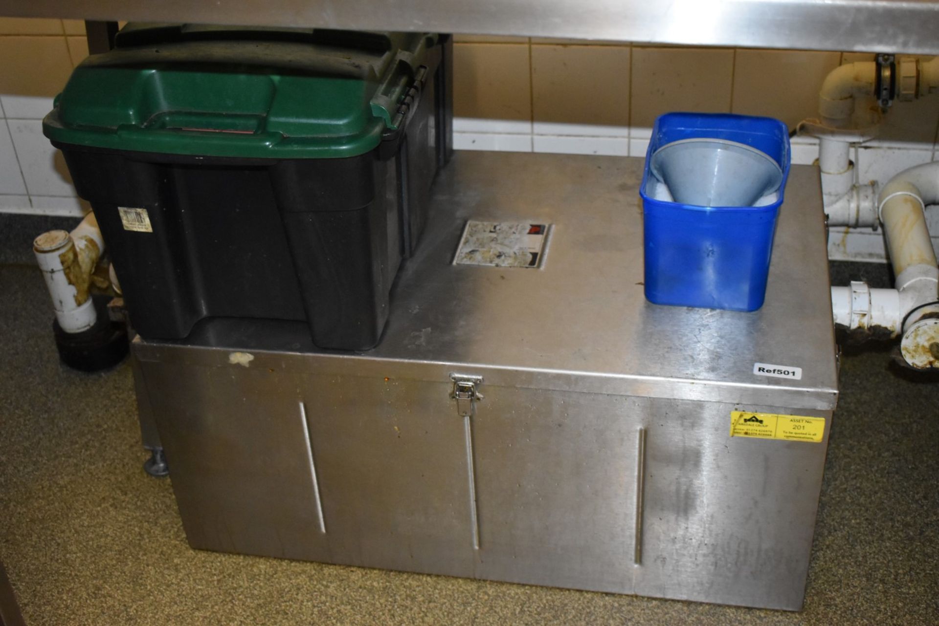 1 x Commercial Kitchen Grease Trap For Passthrough Dishwashers - Image 3 of 4