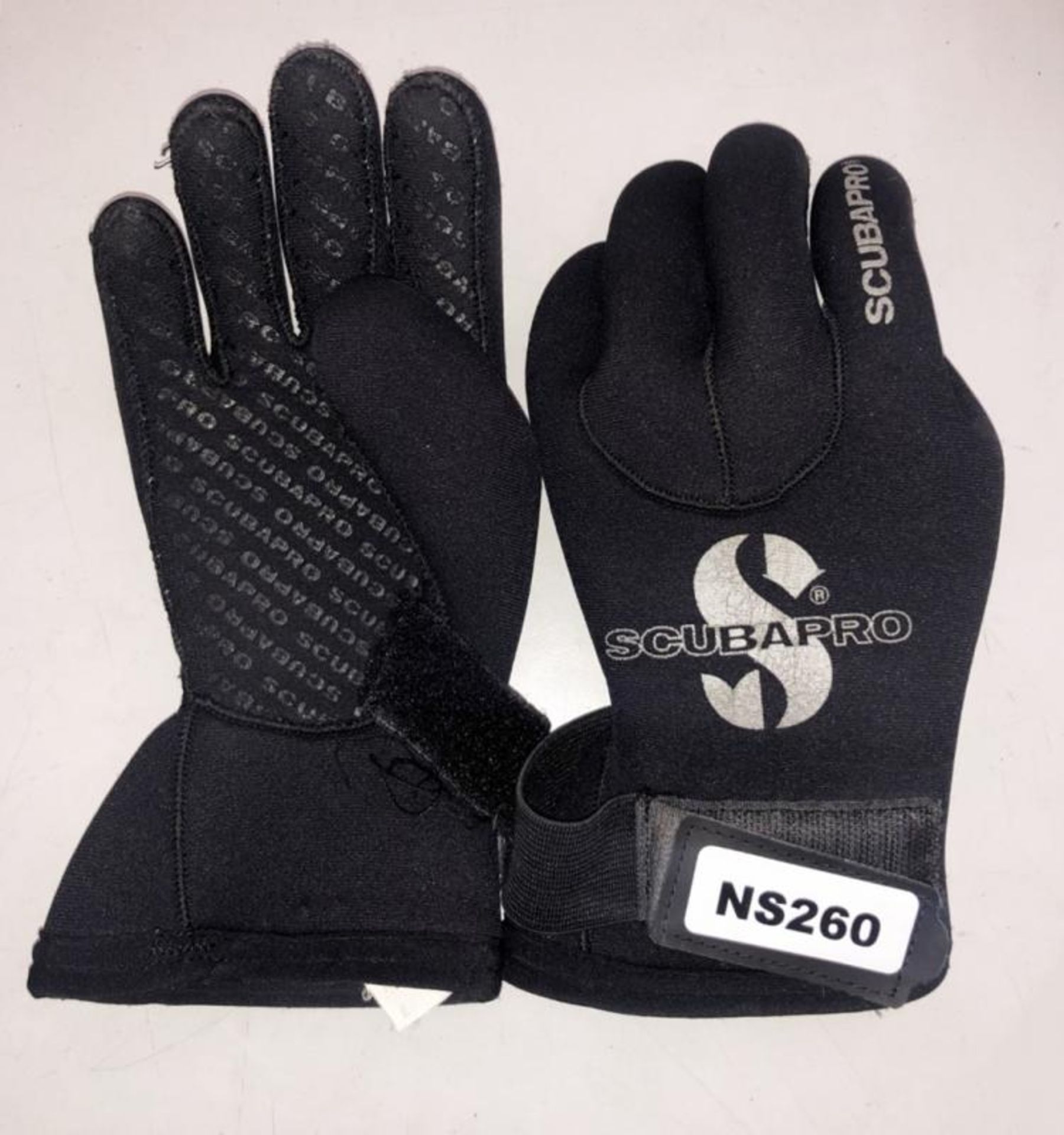 6 x Pairs Of Diving Gloves - CL349 - Location: Altrincham WA14 - Image 5 of 7