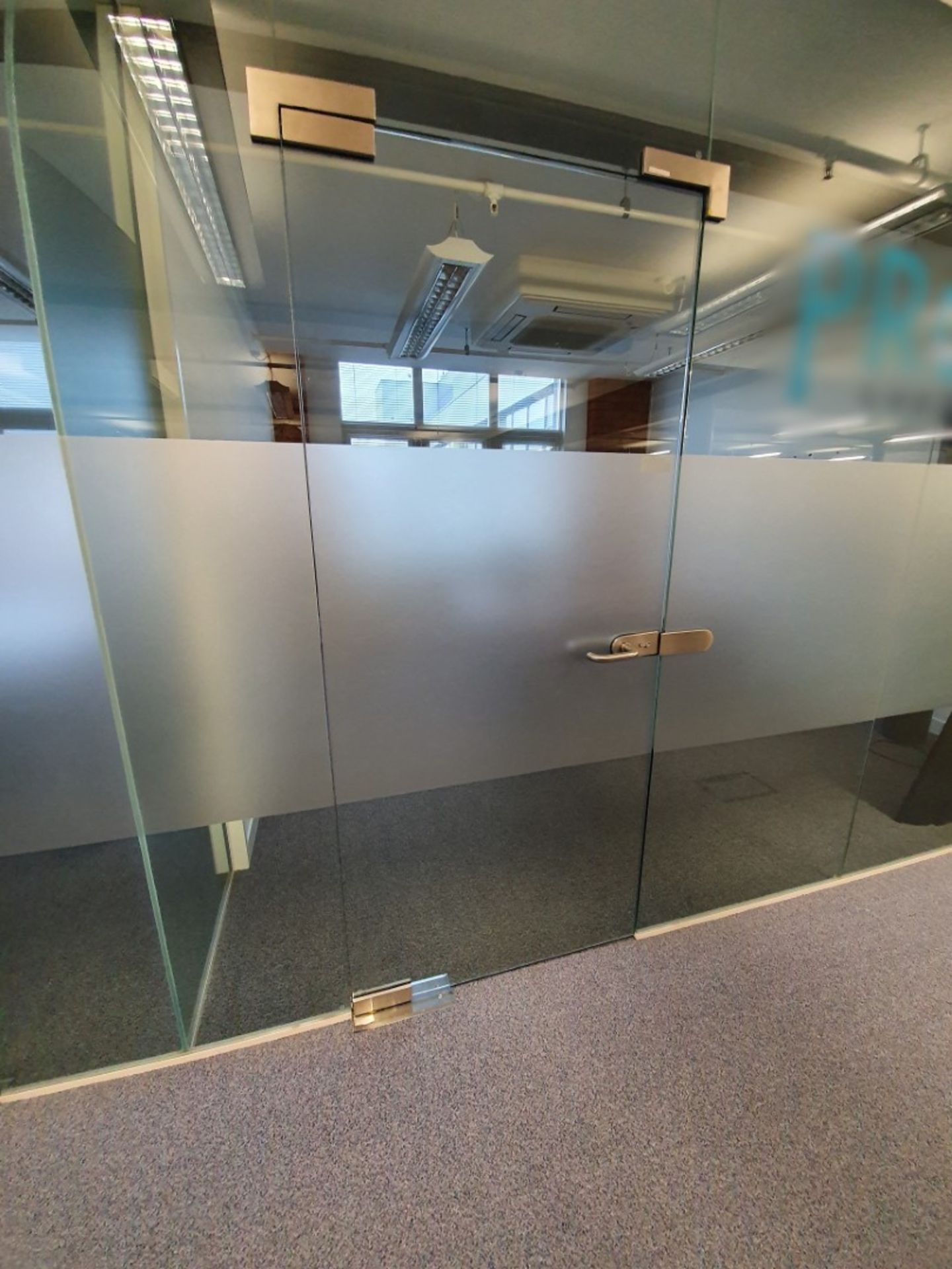 Lot of Office Glass Partition Panels - CL467 - Location: Manchester M12 - Image 7 of 11