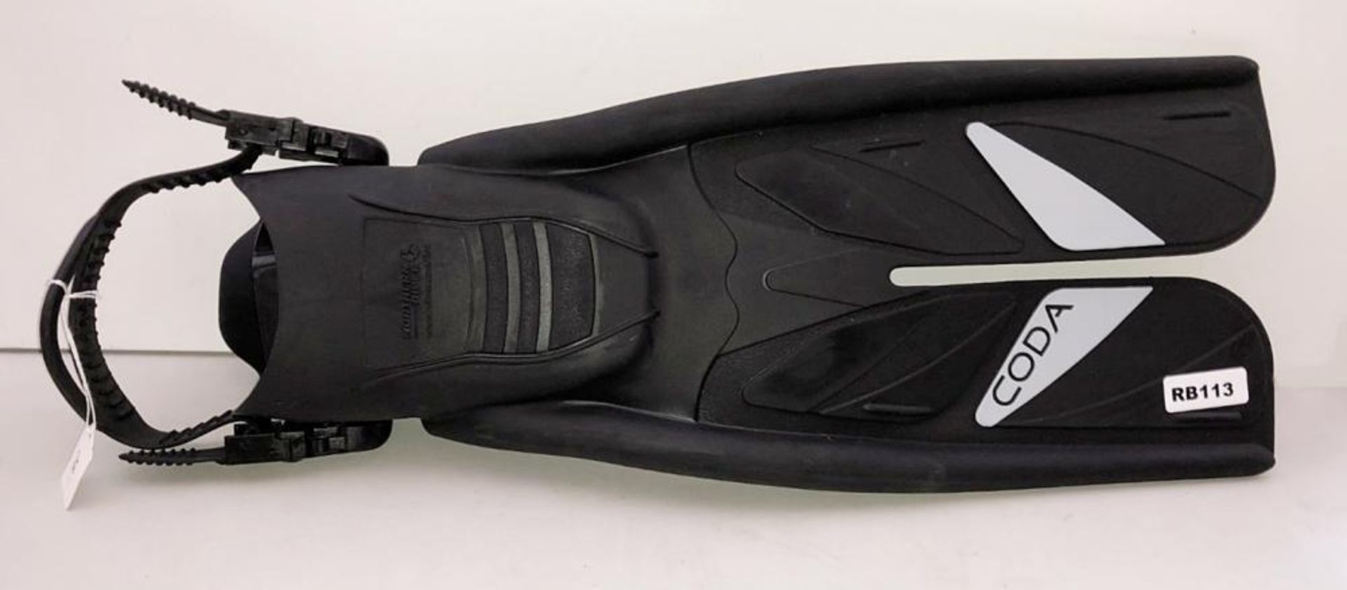 A Pair Of New XL Coda Dual Diving Fins - Ref: RB112, RB113 - CL349 - Location: Altrincham WA14 - RRP - Image 2 of 8