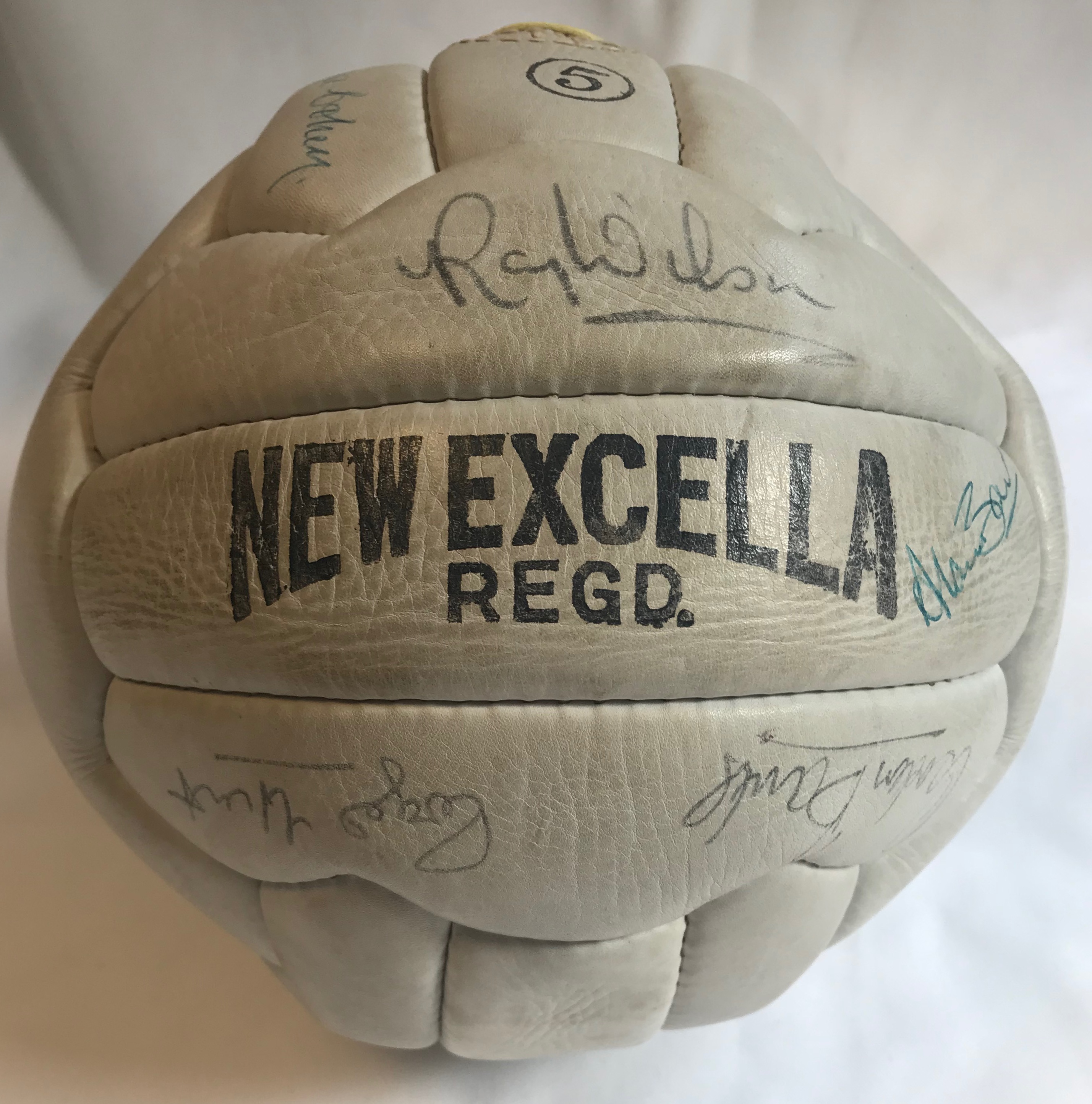 ENGLAND FOOTBALL: A good white leather 'New Excella' football individually signed by fourteen - Image 2 of 7