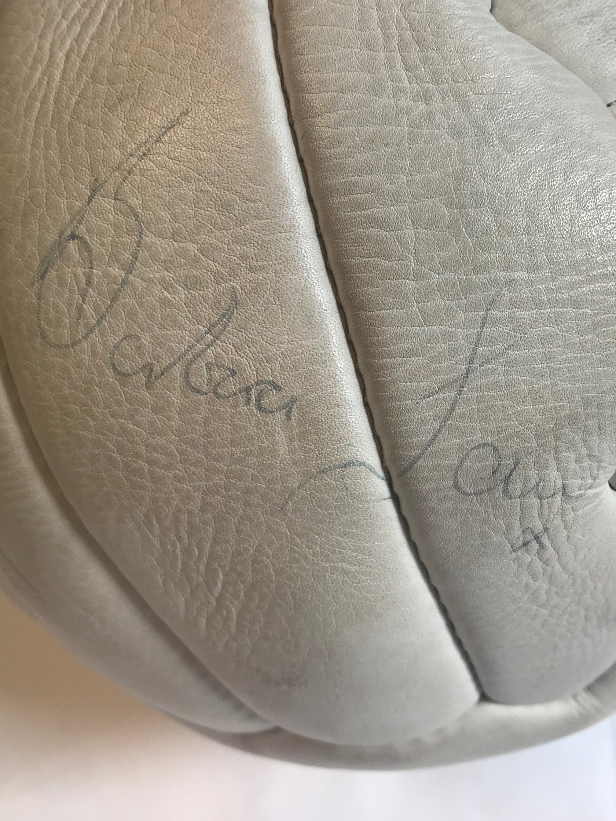 ENGLAND FOOTBALL: A good white leather 'New Excella' football individually signed by fourteen - Image 6 of 7