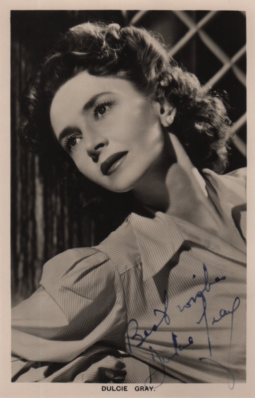 AUTOGRAPH ALBUM: An autograph album containing over 20 signatures by various film and stage actors - Image 6 of 14