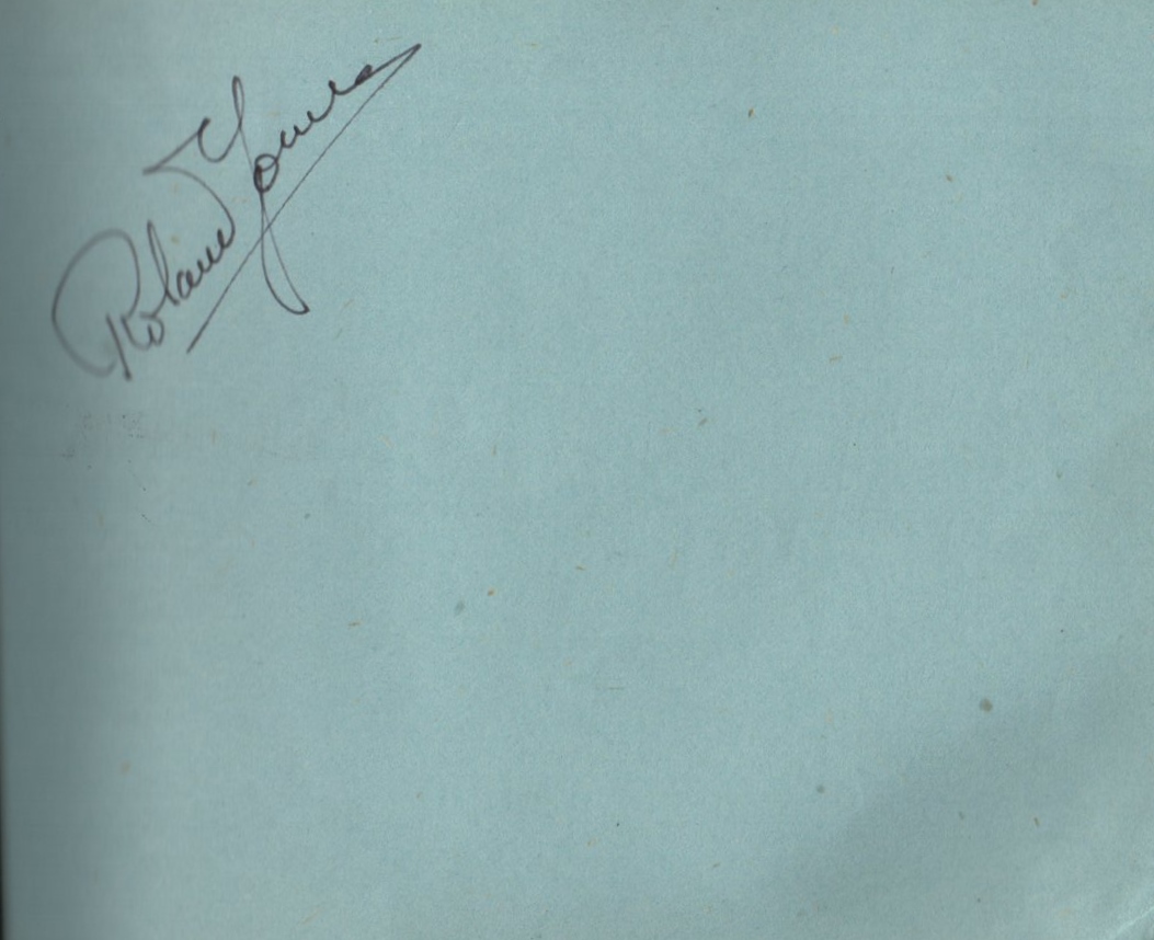 AUTOGRAPH ALBUM: An autograph album containing over 20 signatures by various film and stage actors - Image 12 of 14