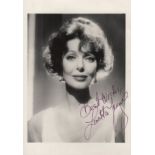 ACADEMY AWARD WINNERS: Selection of signed postcard photographs and slightly larger, 8 x 10s,