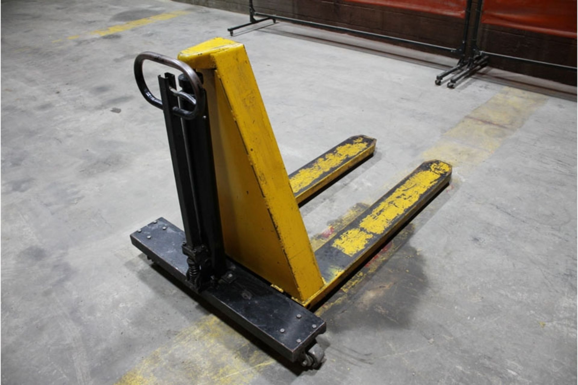 Lift Rite 5500 lb. Capacity Pallet Jack - Image 5 of 5