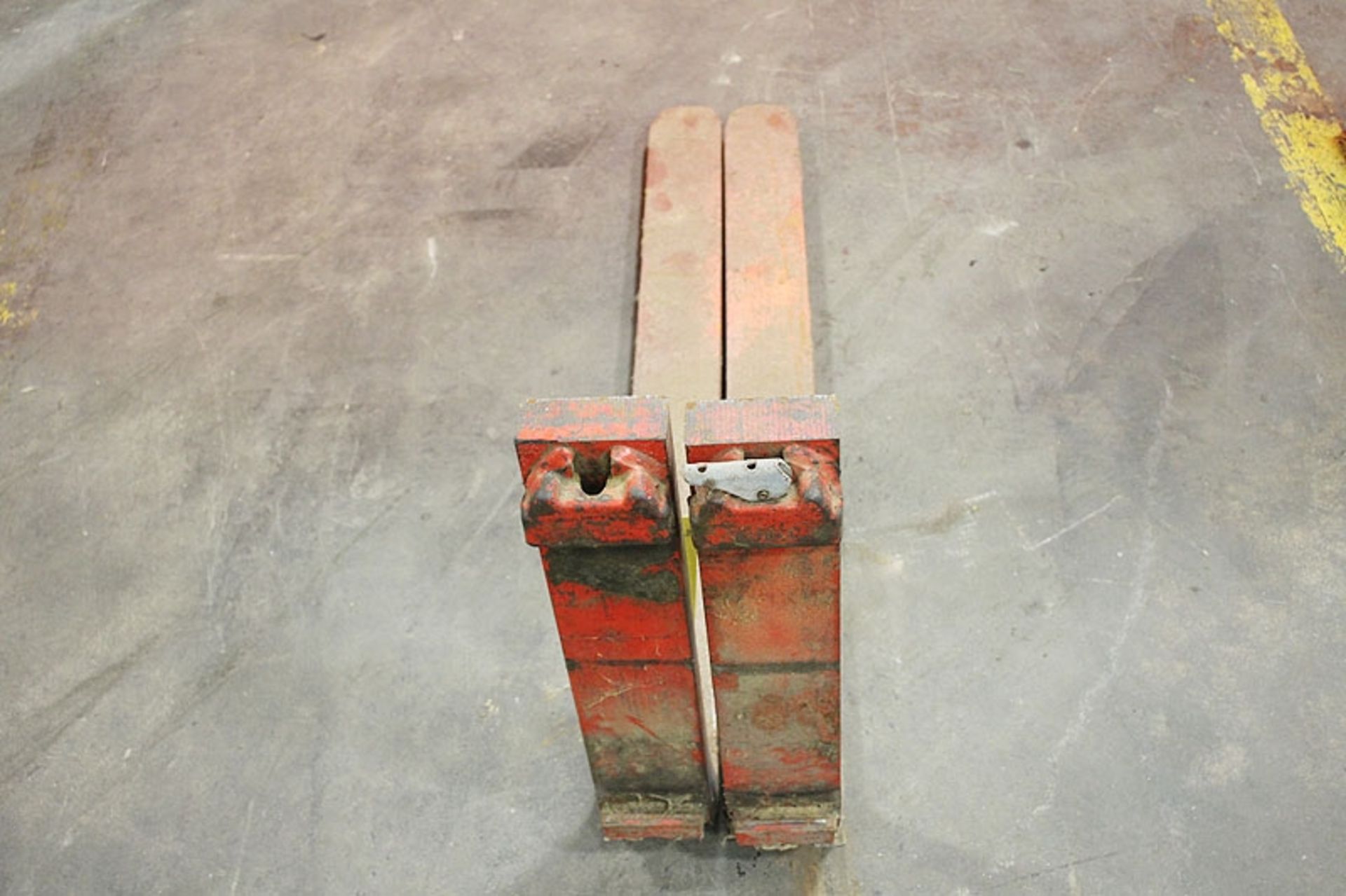 Set of Two 41" x 4" Forklift Forks - Image 4 of 5