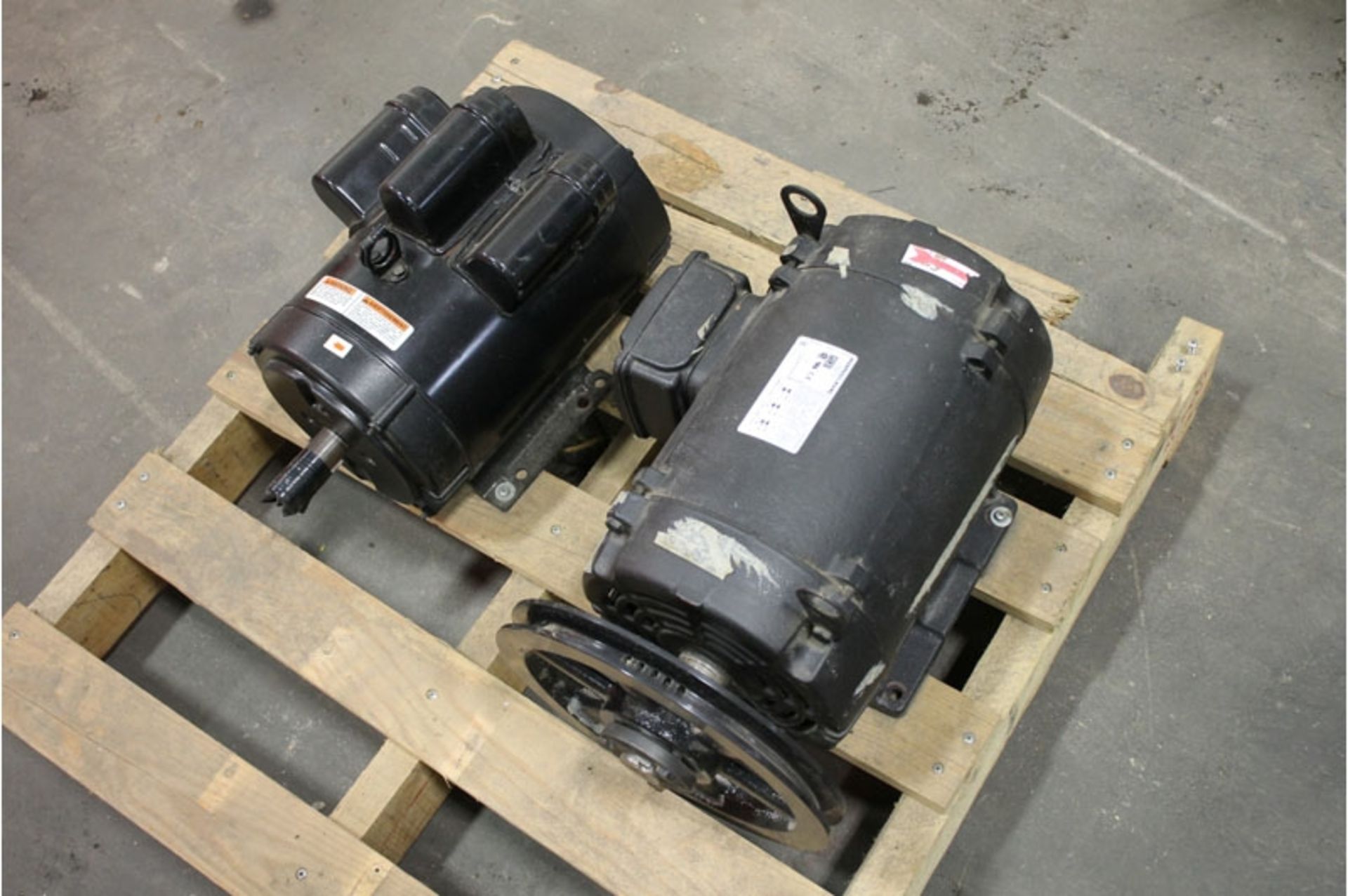 Lot of Two Motors - Image 3 of 8