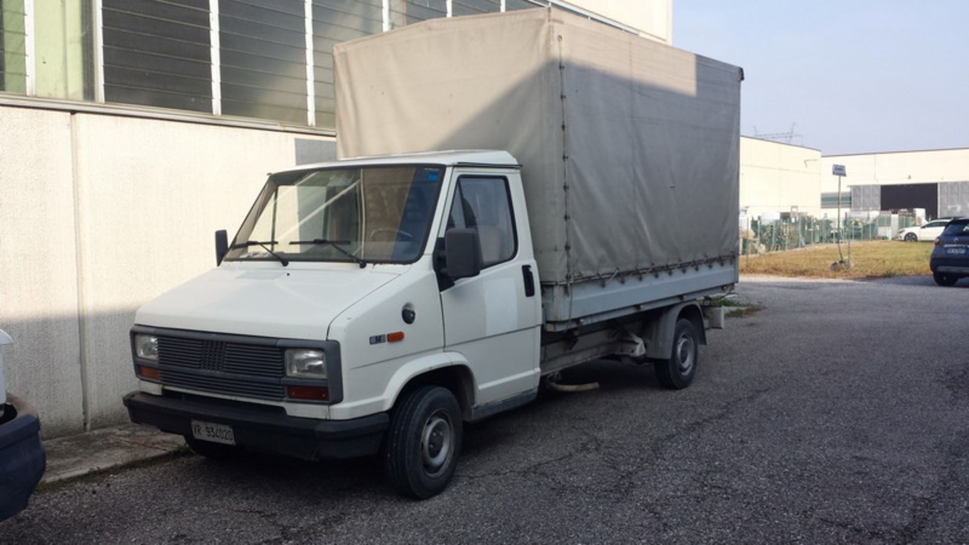 N. 2 (ES. N° 1064/18 IVG N° 5.574) AUTOCARRO FIAT DUCATO TG. VR 934020, ANNO IMM.1987, GASOLIO