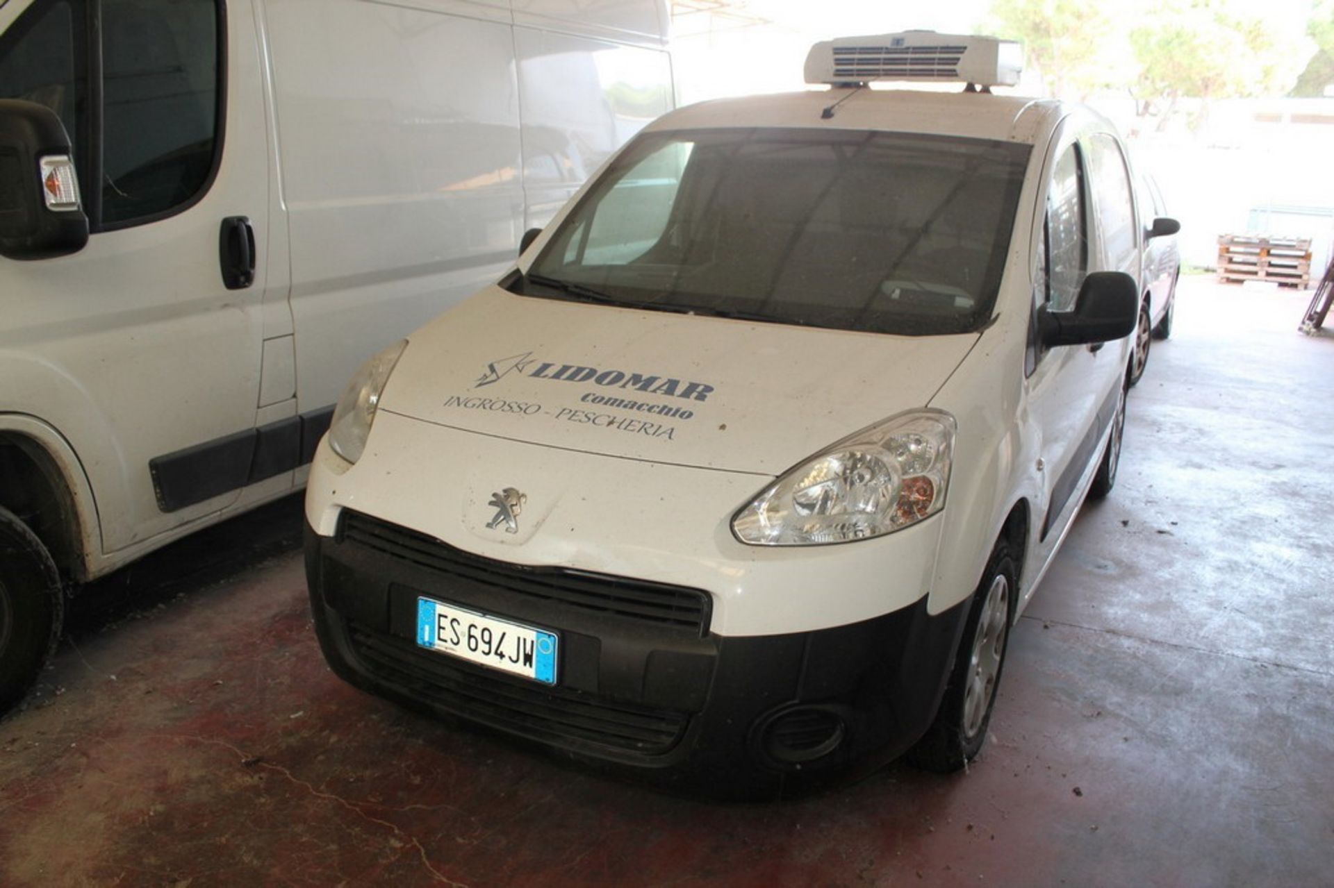 N. 90 (716 IVG FALLIMENTO) PEUGEOT TG. ES 694 JW E COIBENTAZIONE FRIGO