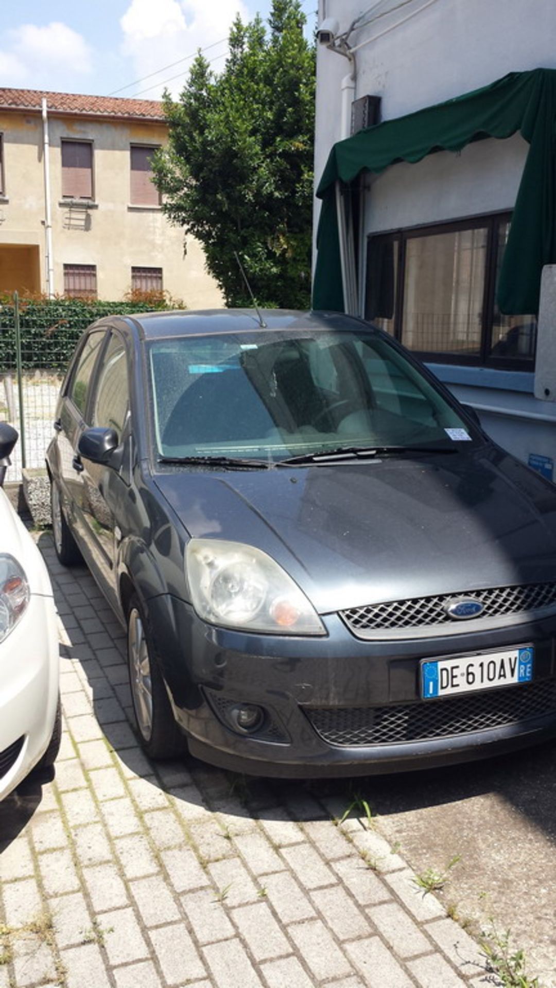 N. 1 (ES. N° 423/18 IVG N° 5.510) AUTOVETTURA FORD FIESTA TG. DE 610 AV, ANNO IMM. 2007, BENZINA