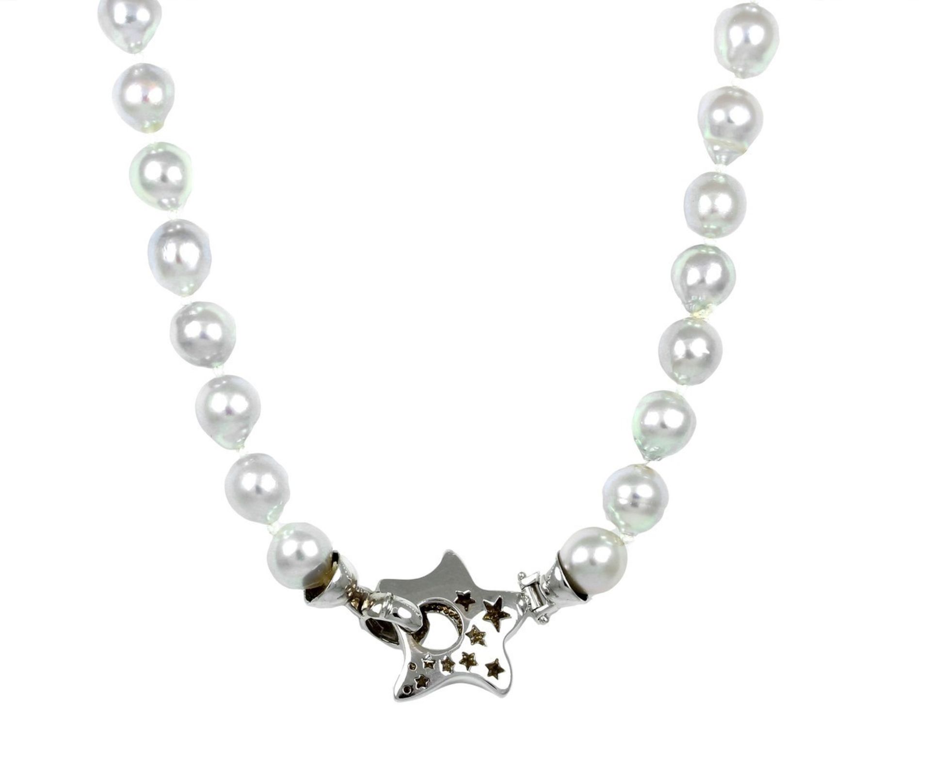 N. 281 (V.F. 859) COLLANA DI PERLE SILVER BLUE CON FERMAGLIO IN ORO BIANCO 18KT A FOGGIA DI STELLA