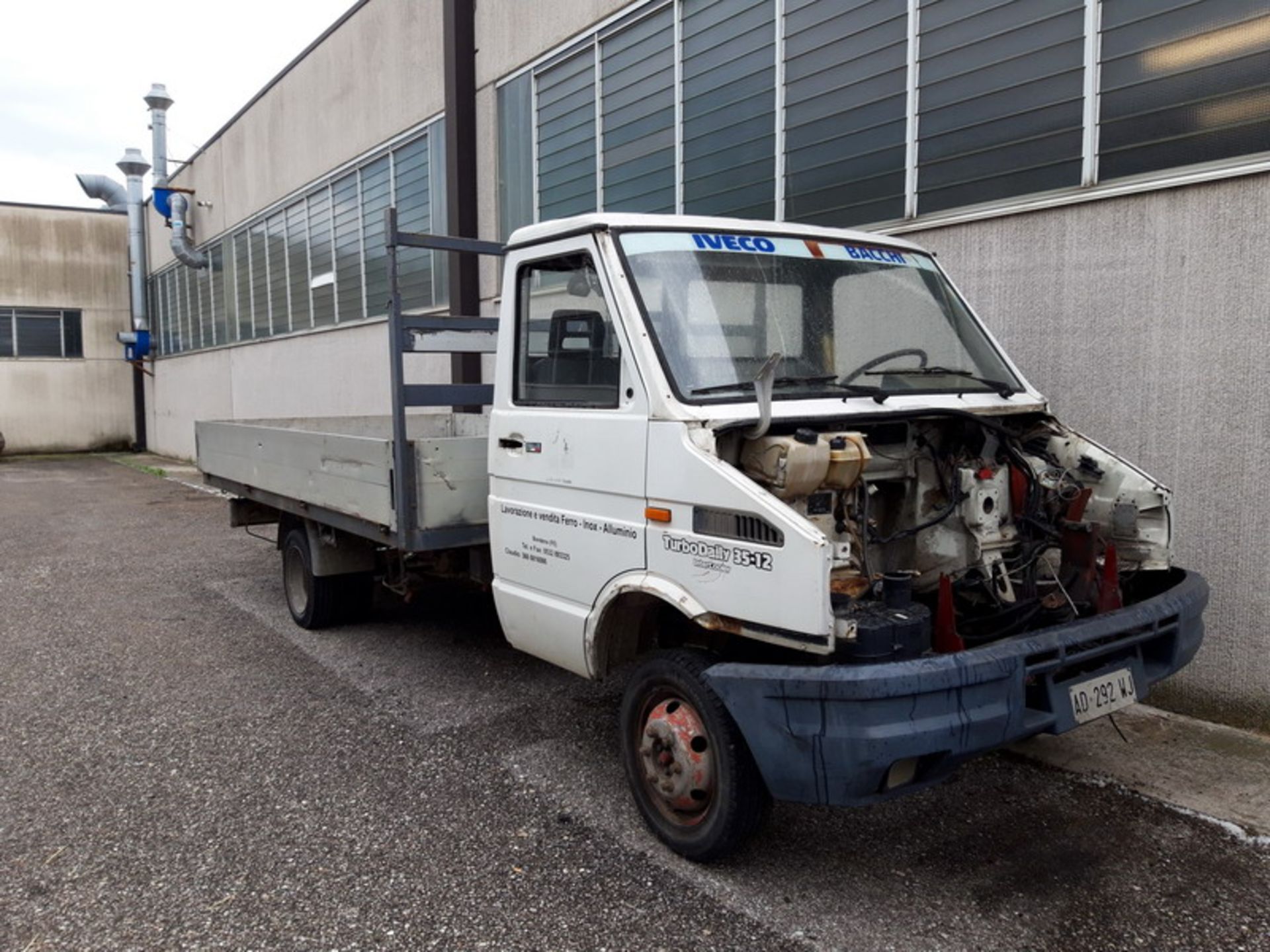 N. 2 (ES. N° 1207/17 IVG N° 5.454) AUTOCARRO FIAT IVECO TG. AD 292 WJ, ANNO IMM.1995, GASOLIO