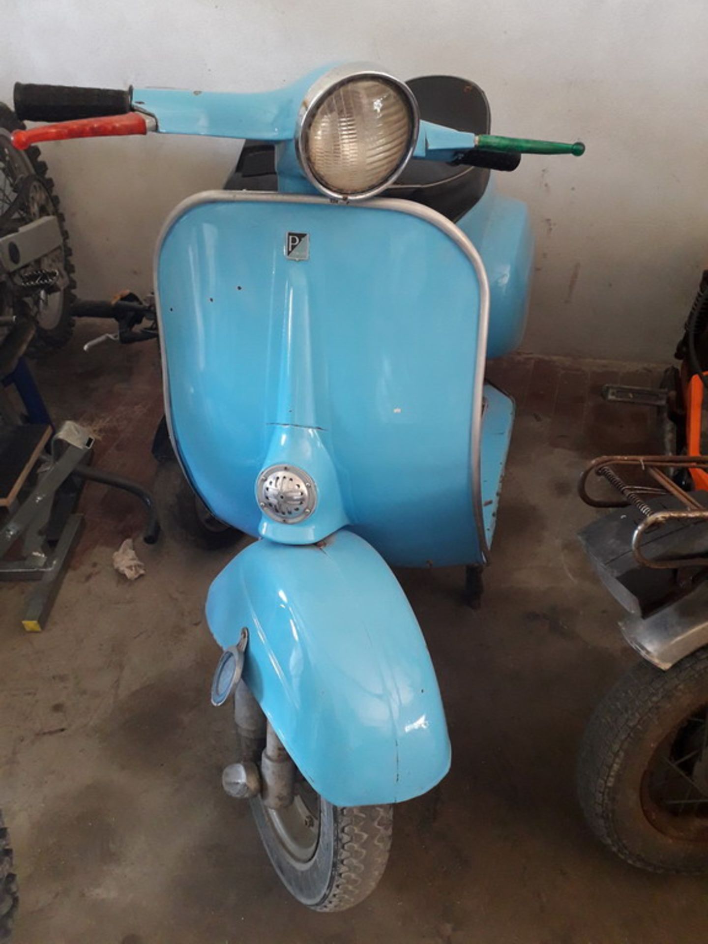 N. 4309 (V.F. 930) VESPA 50CC CON LIBRETTO DI COLOR AZZURRO - Image 2 of 3